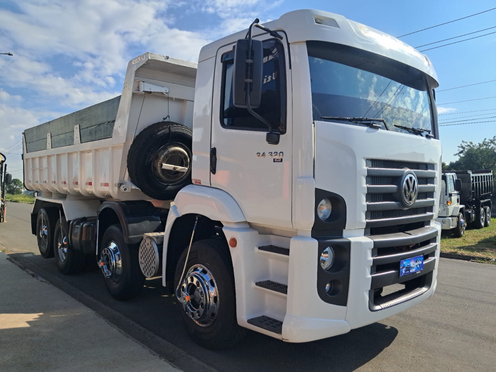 VOLKSWAGEN 24.320 20