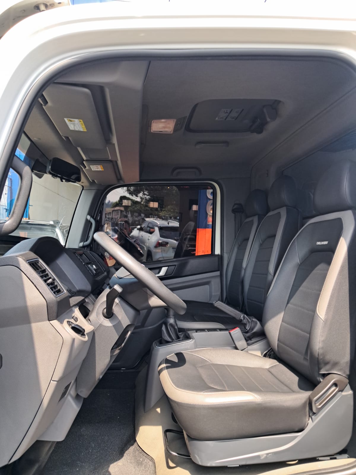 VW - VolksWagen Delivery 12