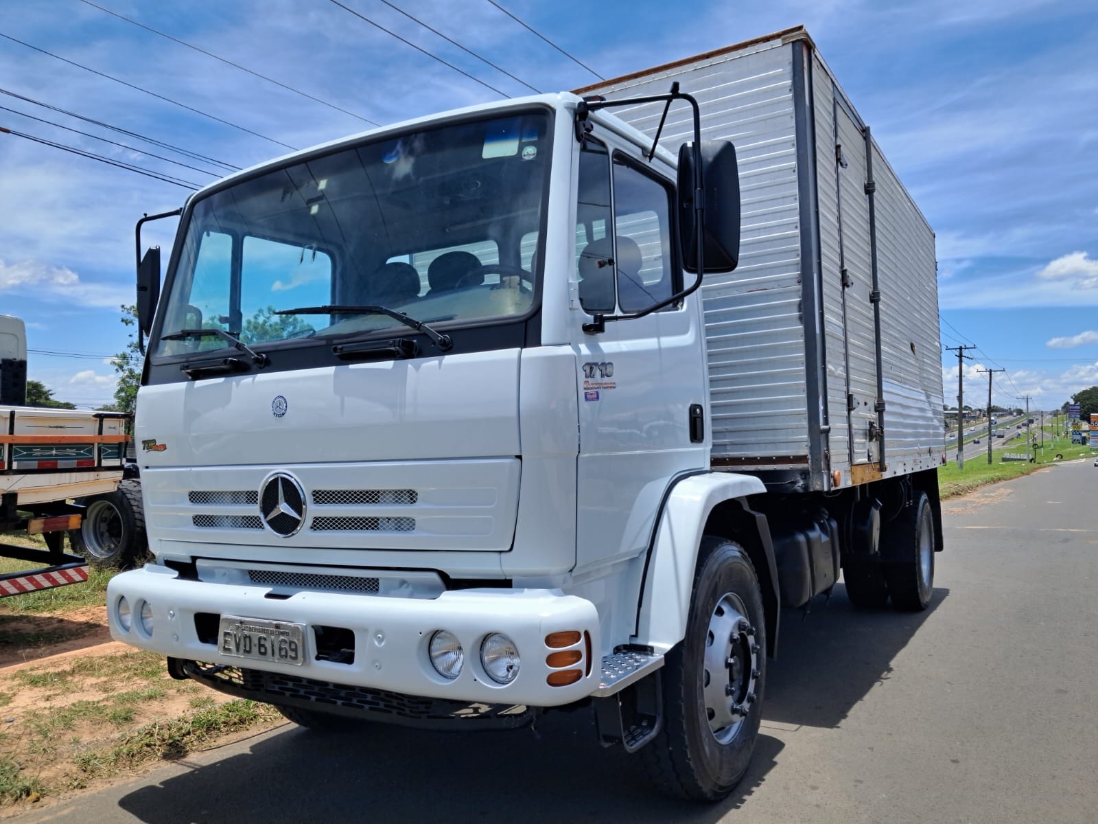 MERCEDES-BENZ 1718 2p 13