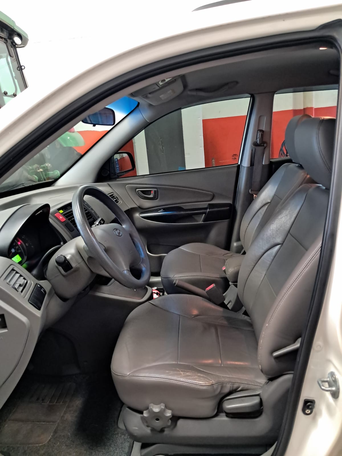 HYUNDAI TUCSON 8