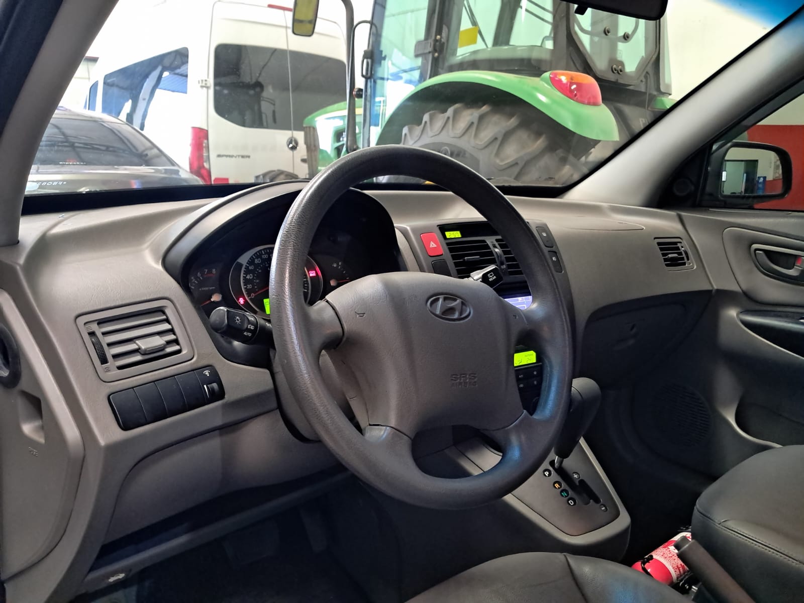 HYUNDAI TUCSON 10