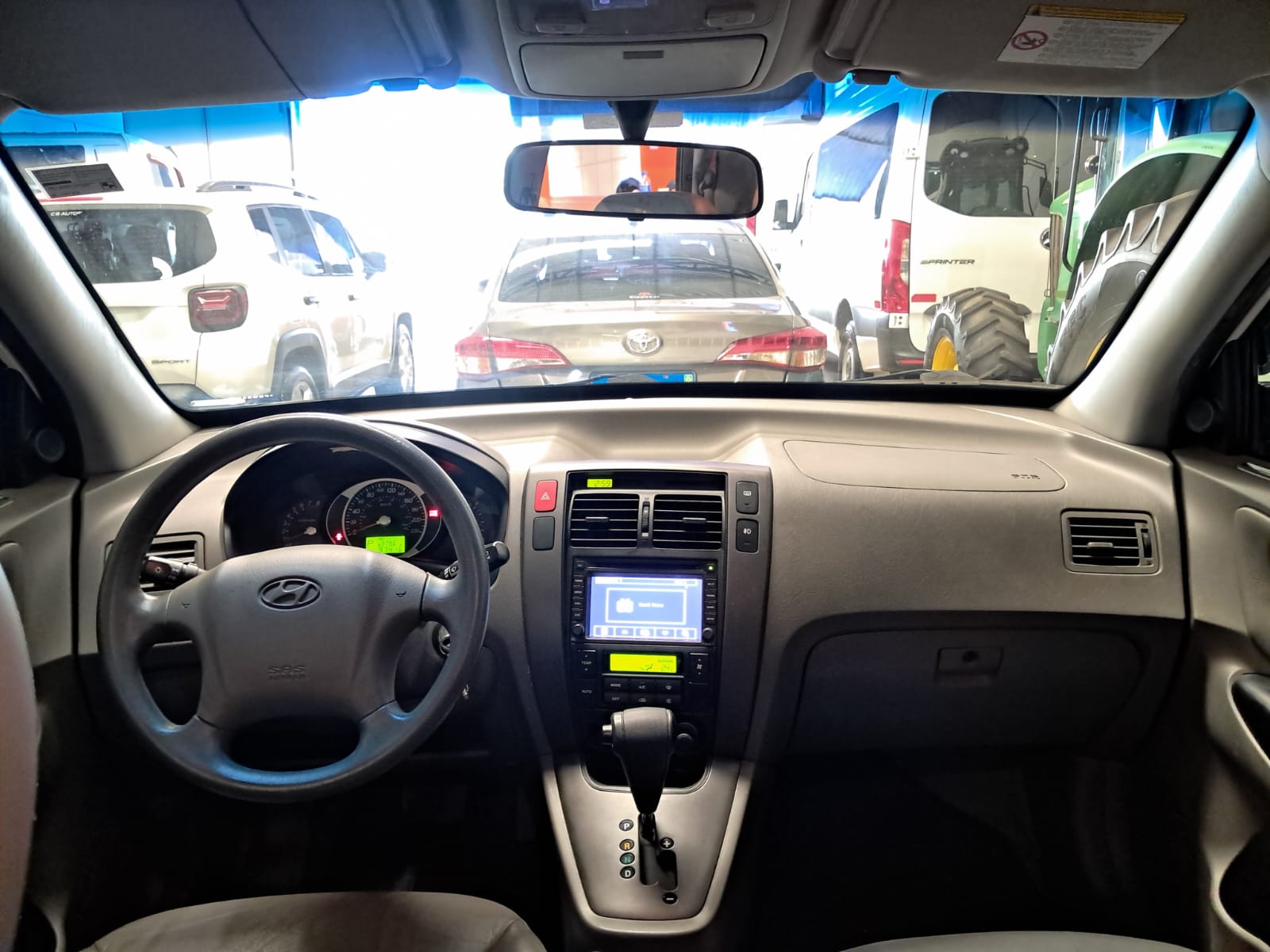 HYUNDAI TUCSON 16