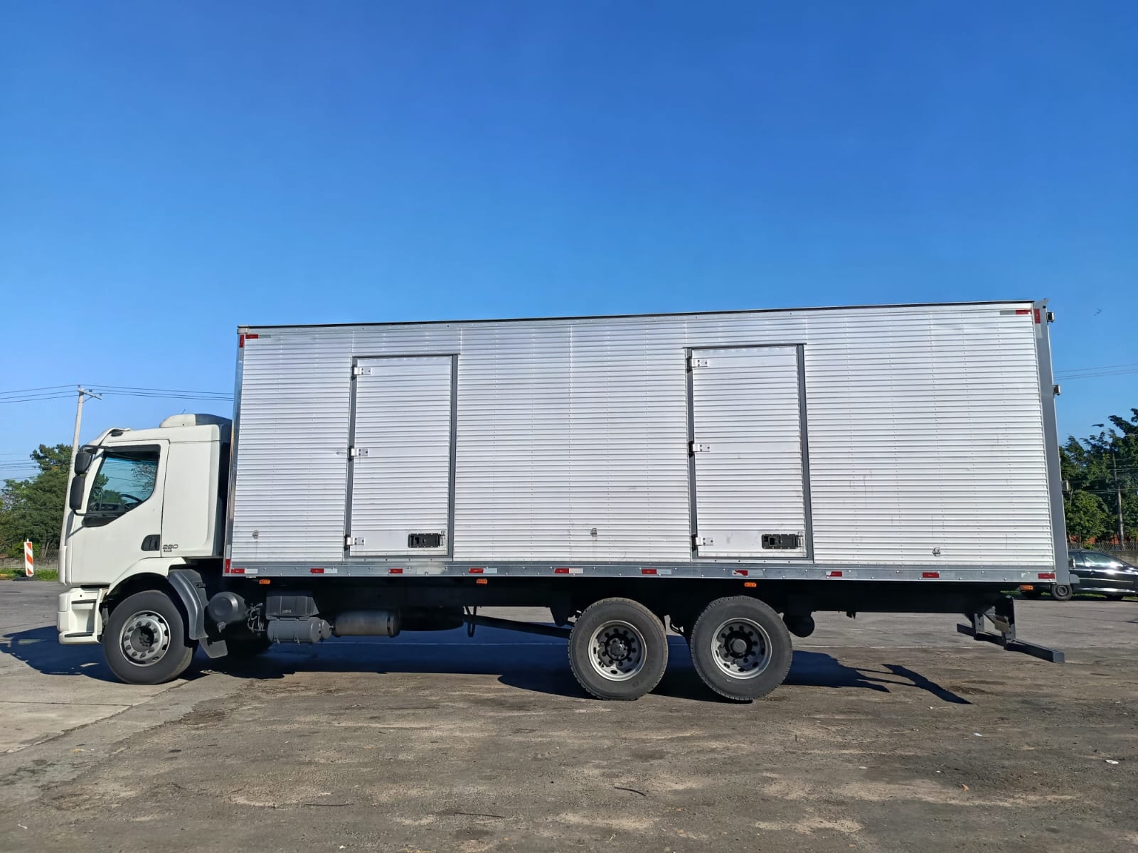 VOLVO VOLVO/VM 260 6X2R 2