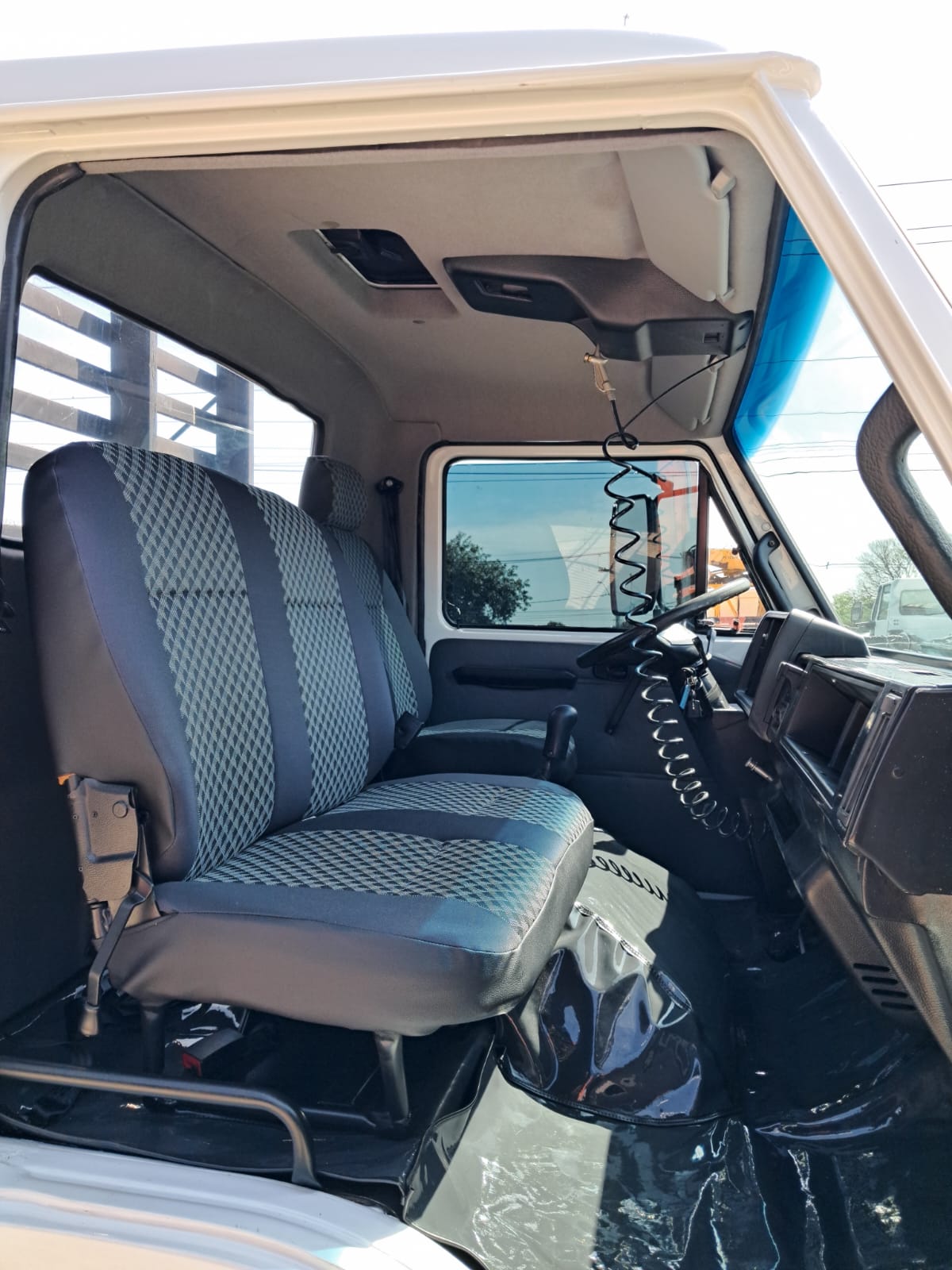 VOLKSWAGEN 8-140 2p 10