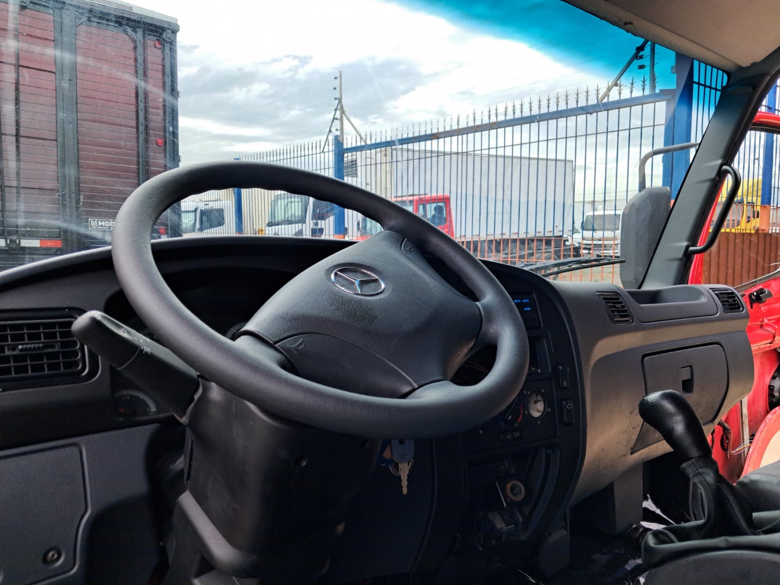MERCEDES-BENZ ACCELO 15