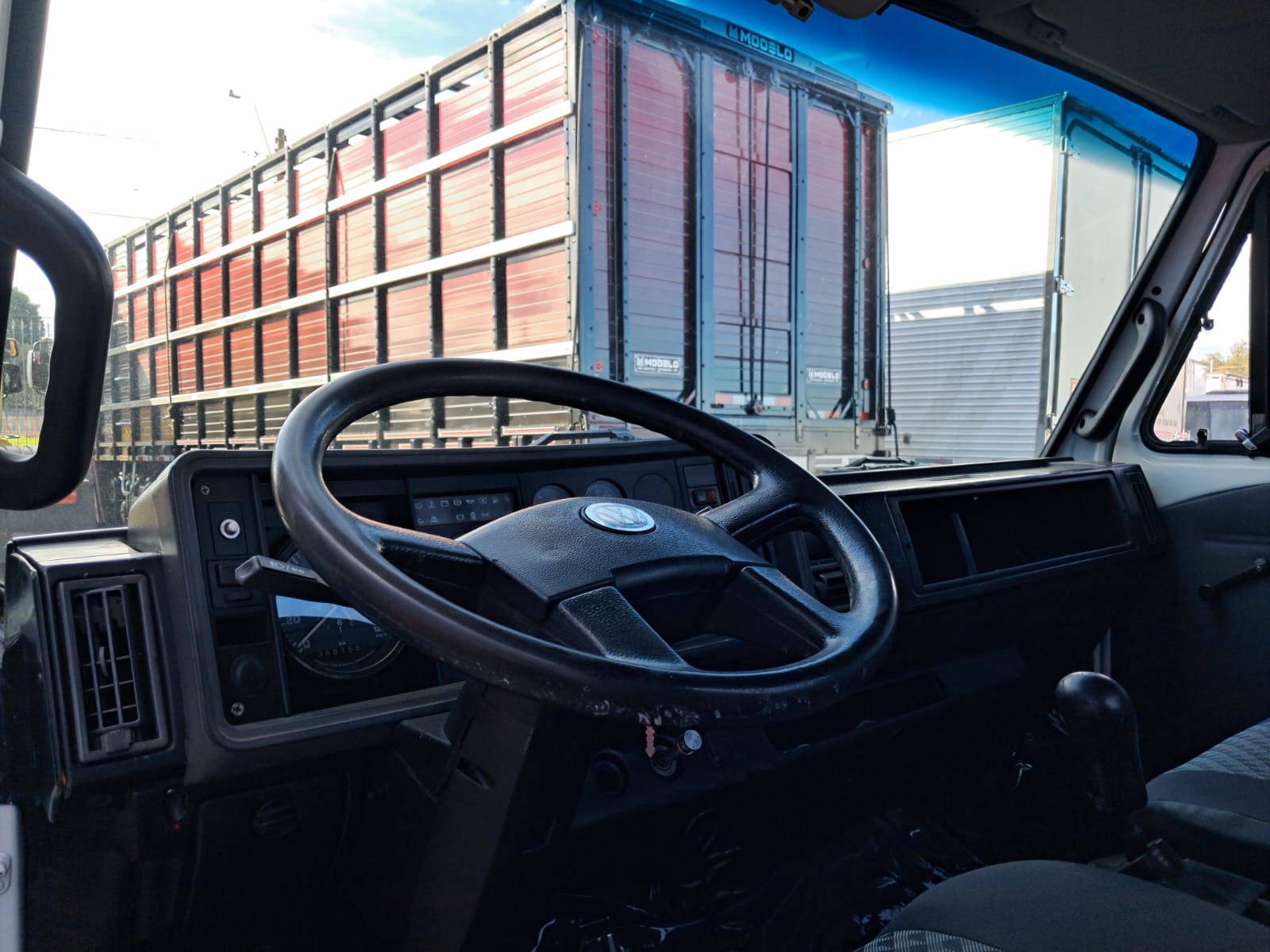 VOLKSWAGEN 8-140 2p 4