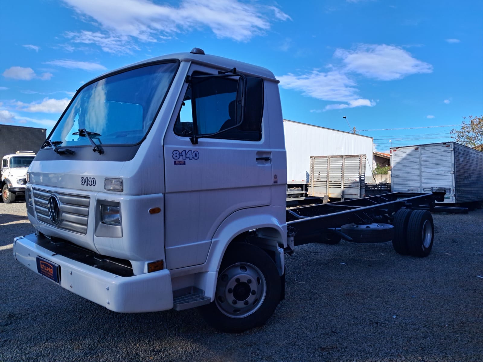 VOLKSWAGEN 8-140 2p 12