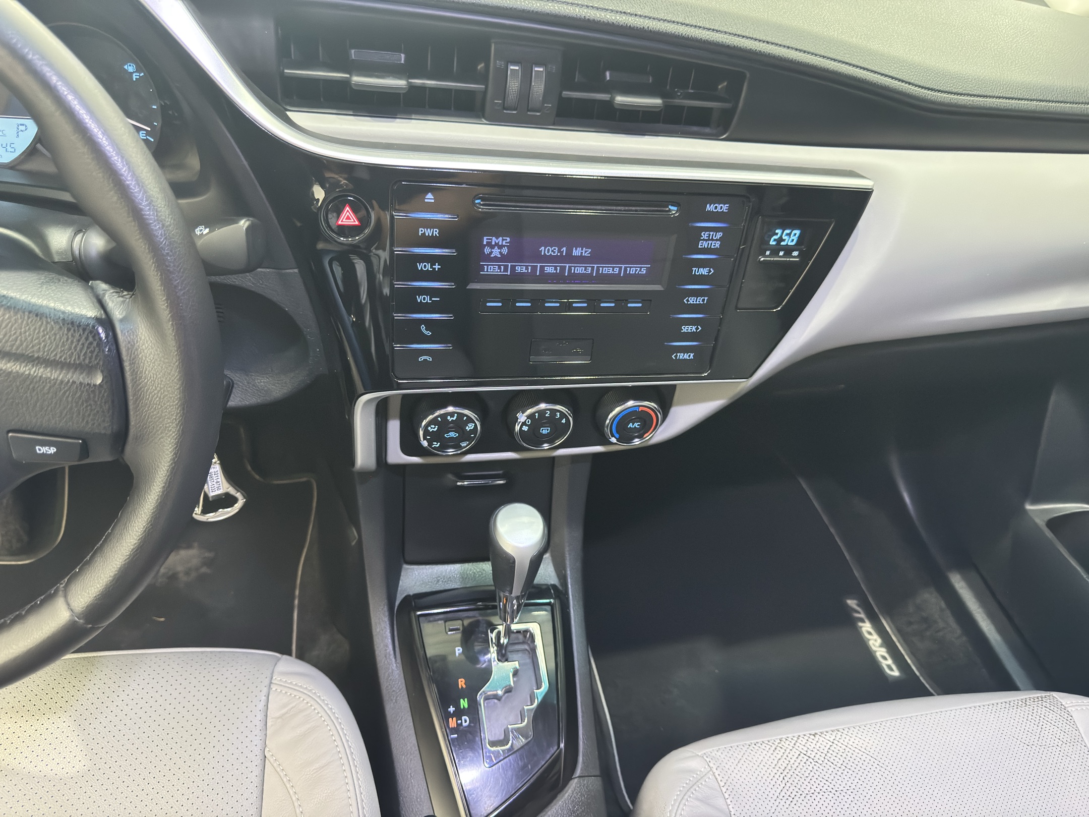TOYOTA COROLLA 8