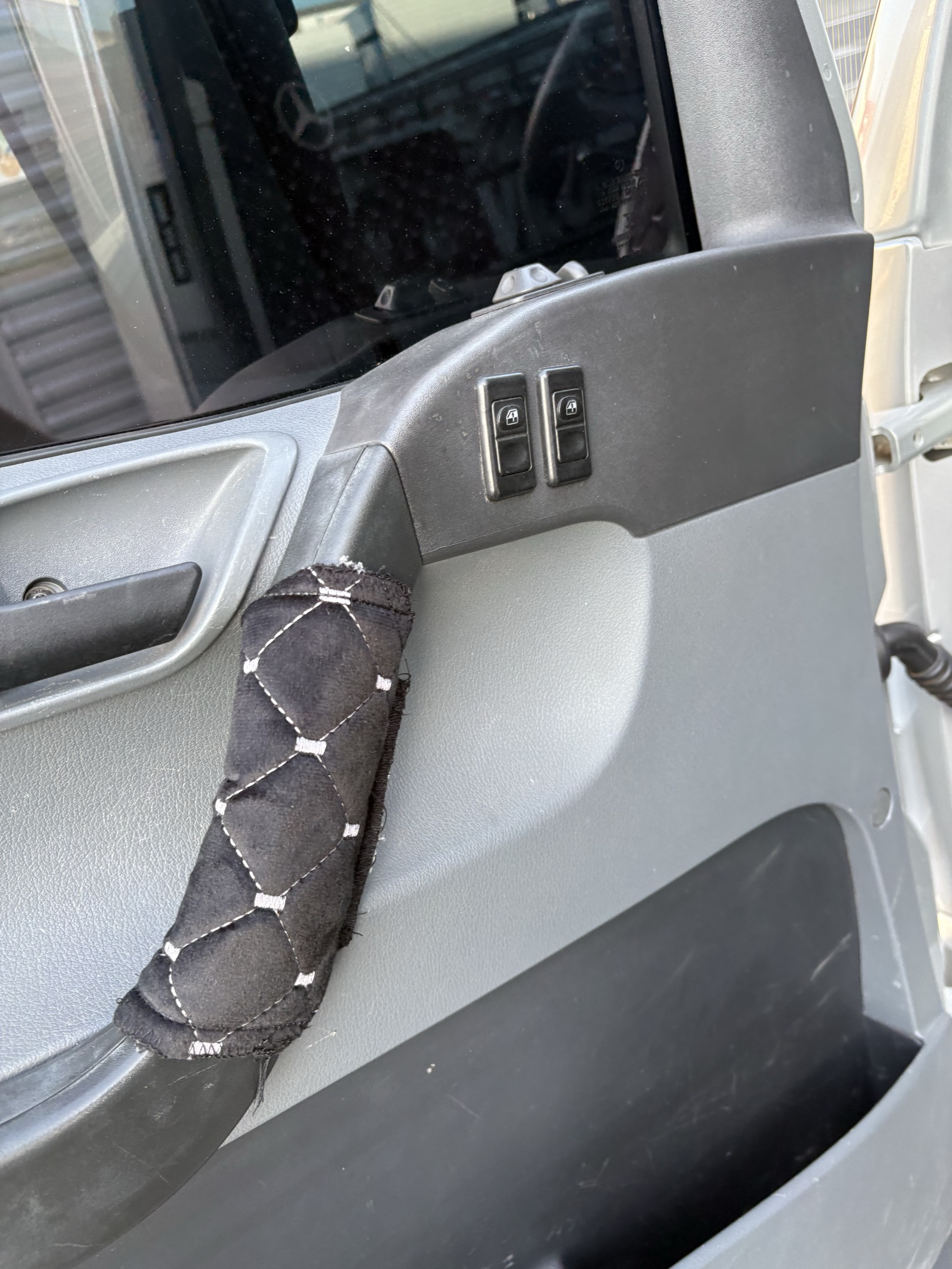 MERCEDES-BENZ ACCELO 9