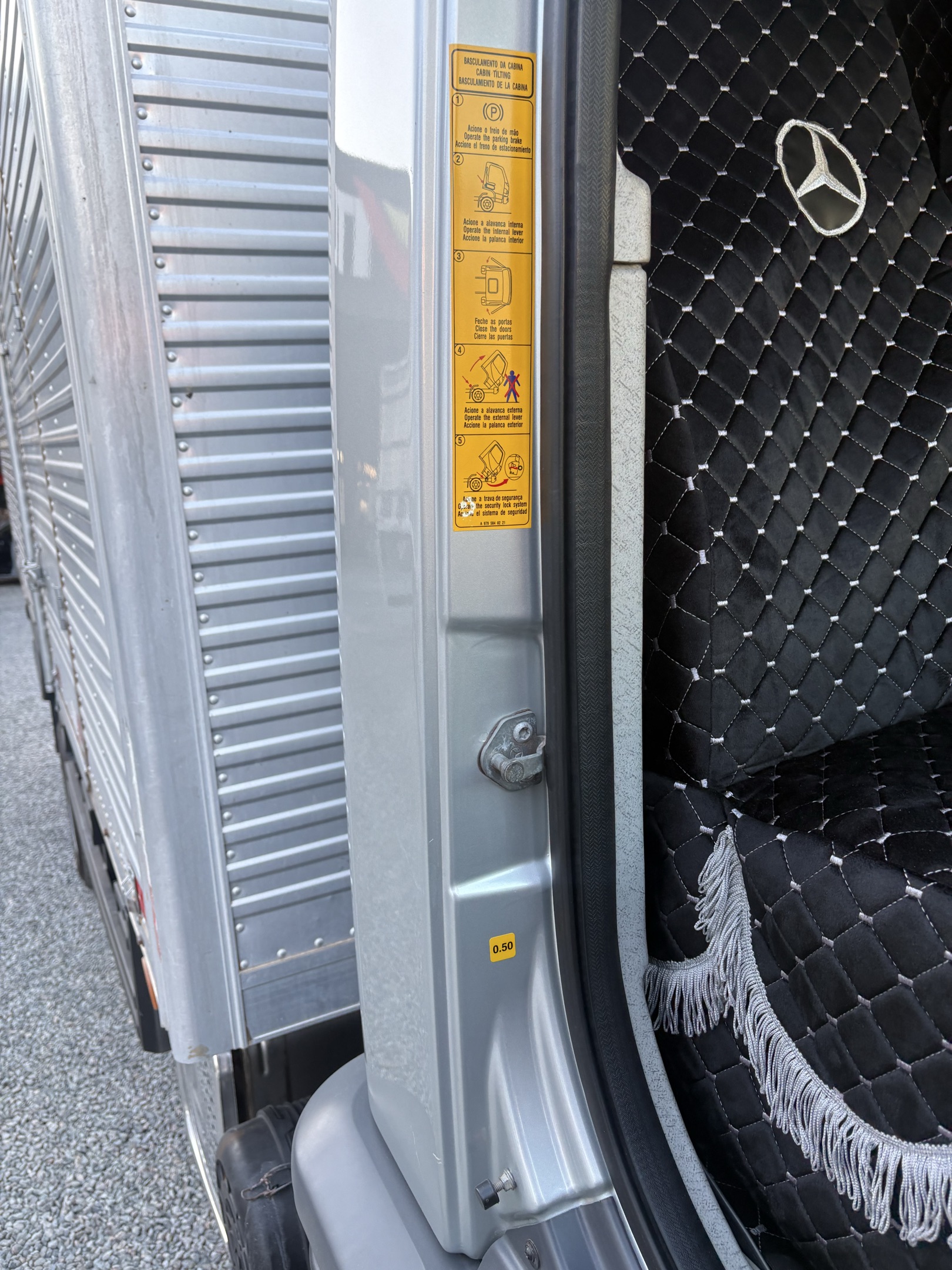 MERCEDES-BENZ ACCELO 19