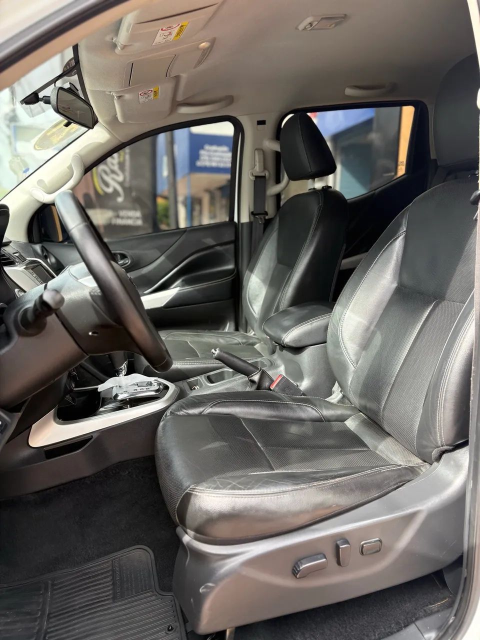 Nissan FRONTIER 7