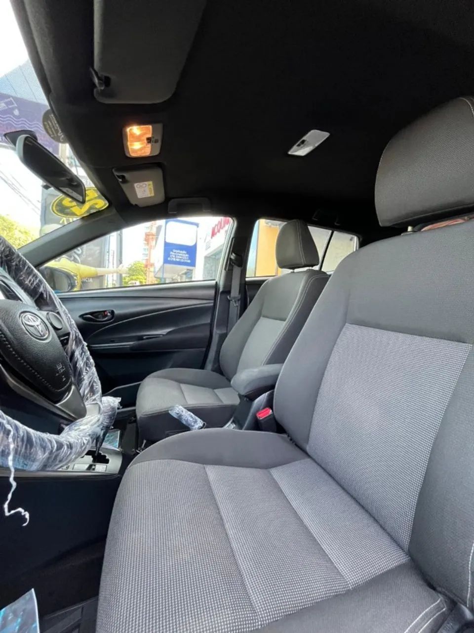 Toyota YARIS 9