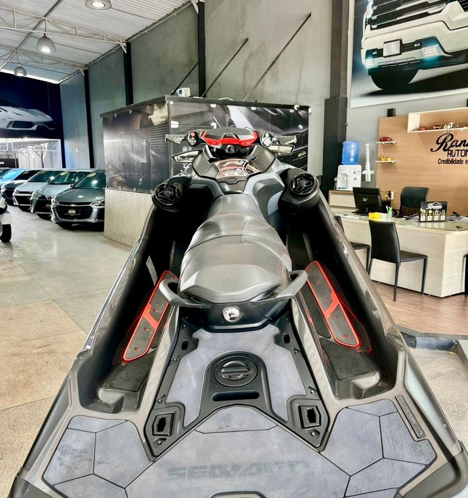 Sea-Doo Jet Ski 4