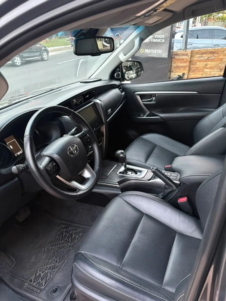 Toyota HILUX 8