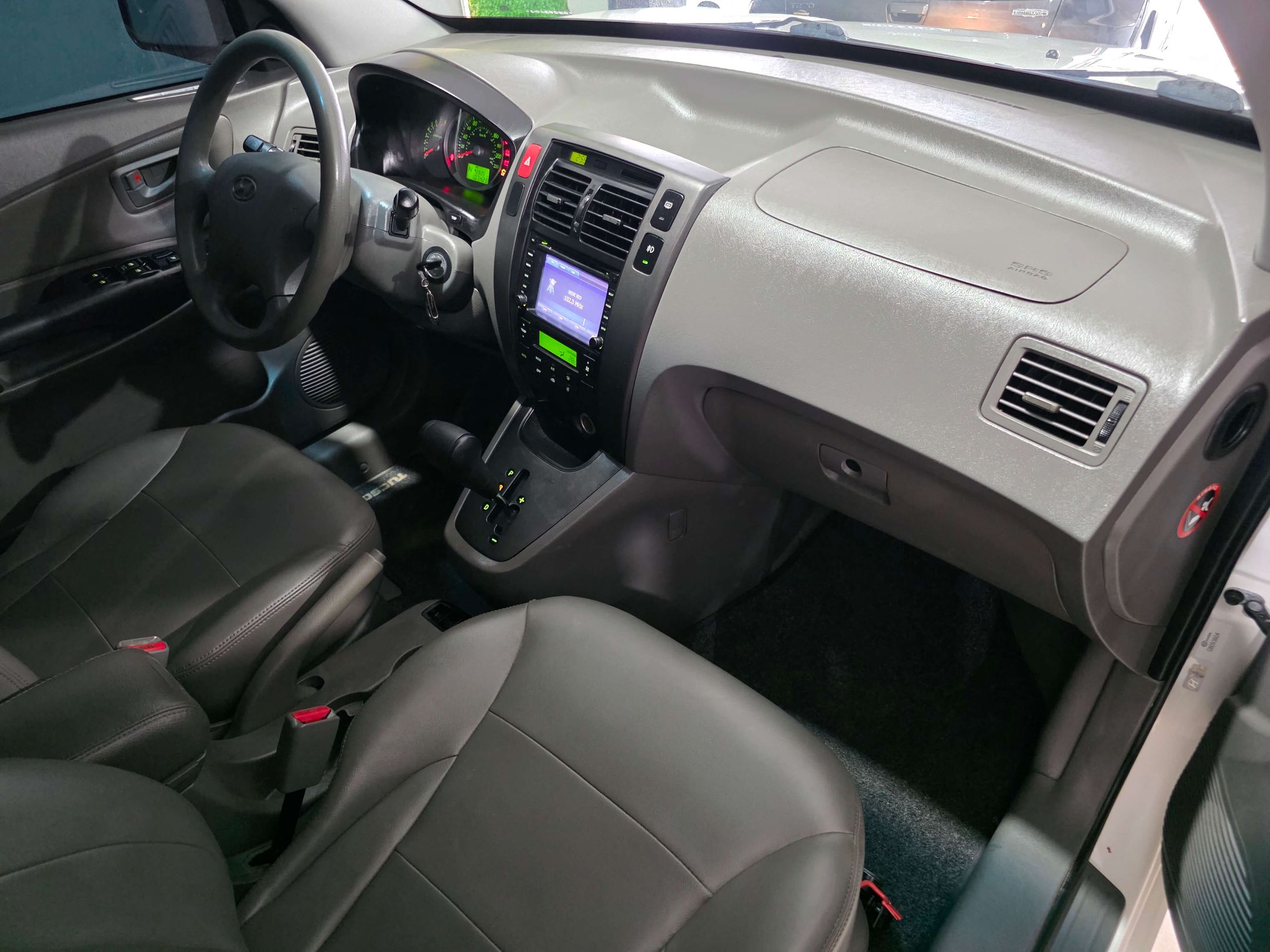 HYUNDAI TUCSON 8