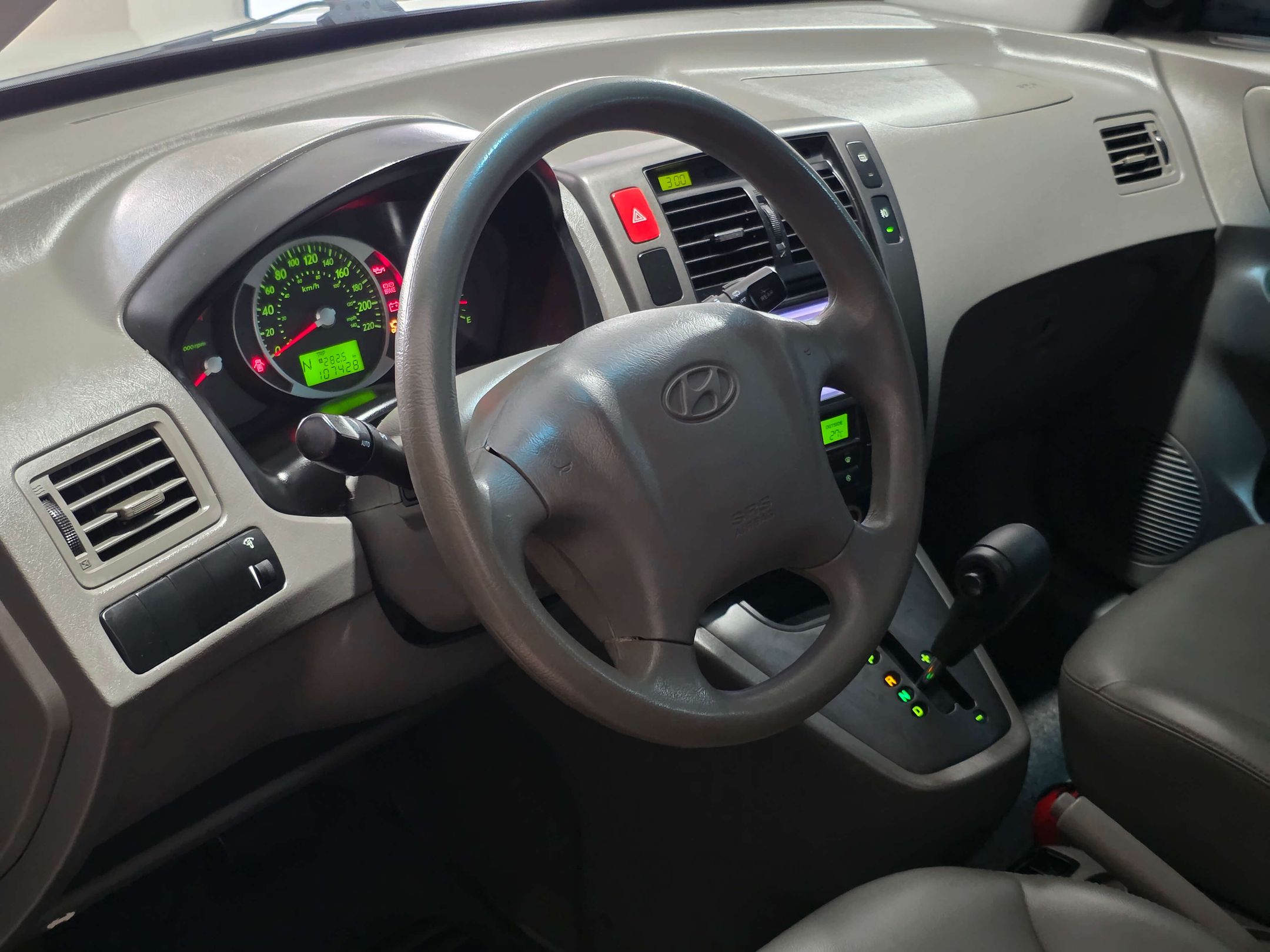 HYUNDAI TUCSON 10