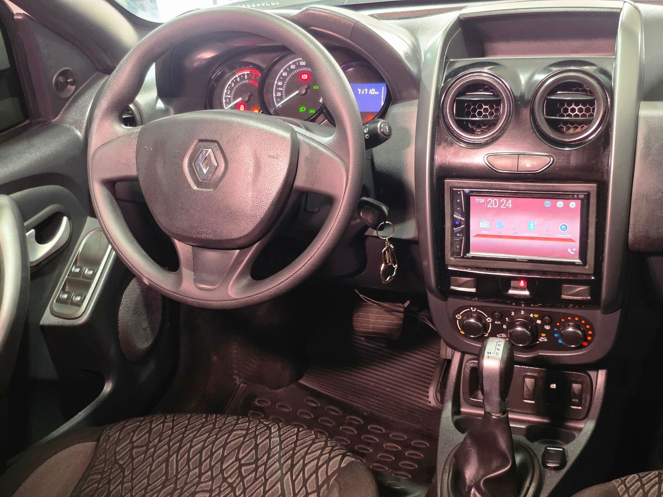 RENAULT DUSTER 16 10