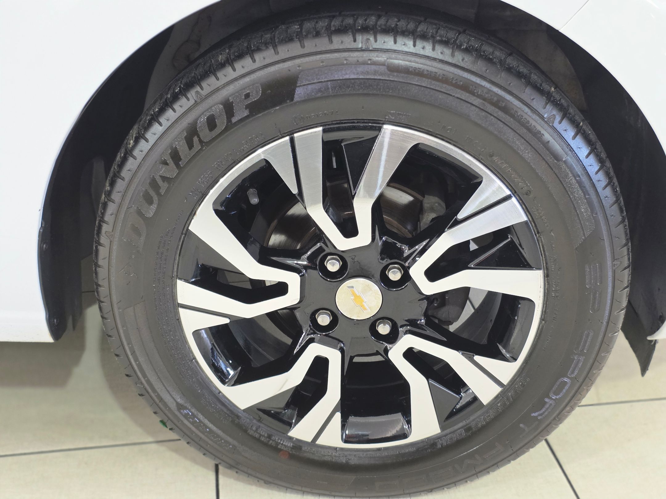 CHEVROLET ONIX 8