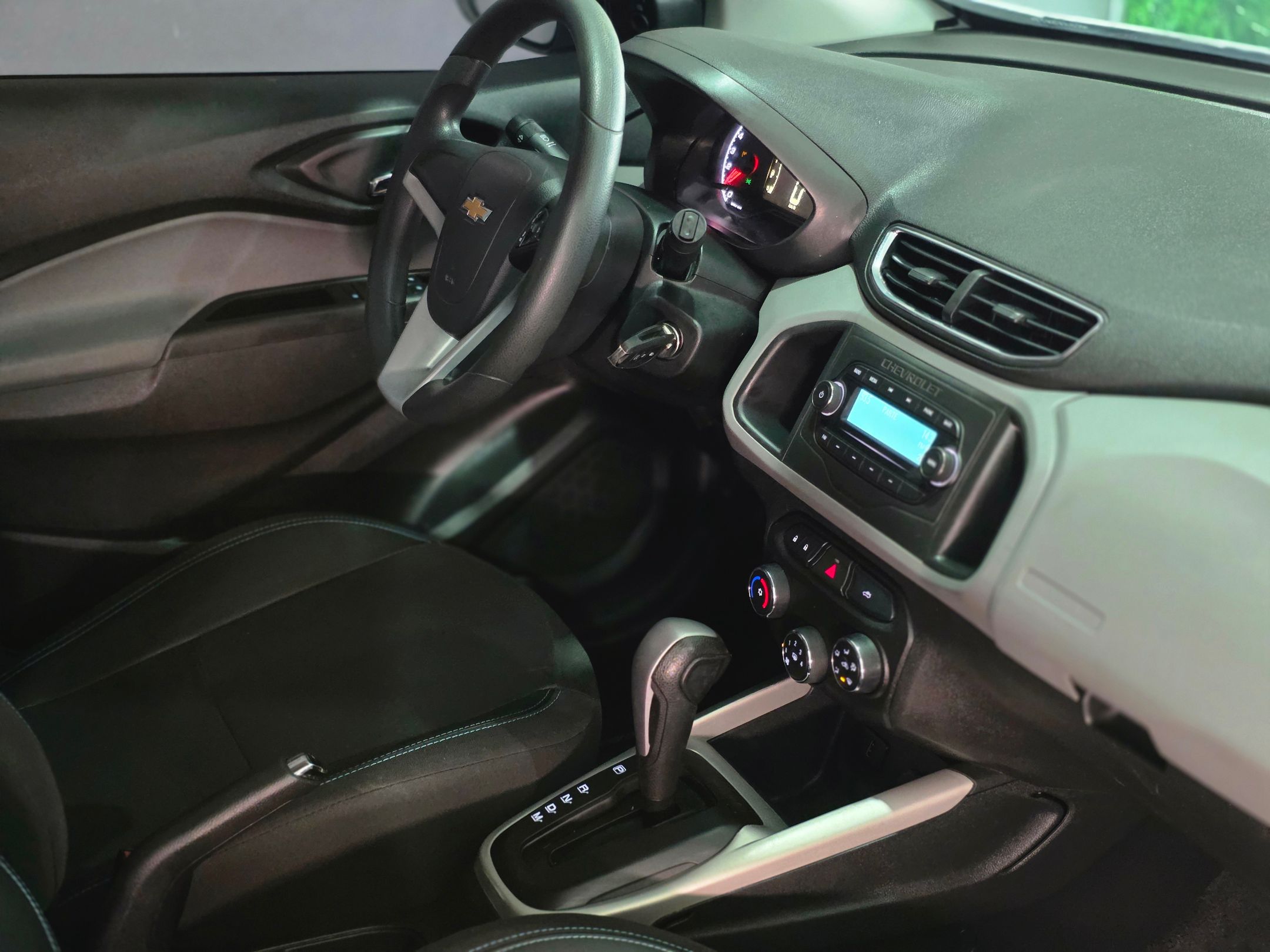 CHEVROLET ONIX 9