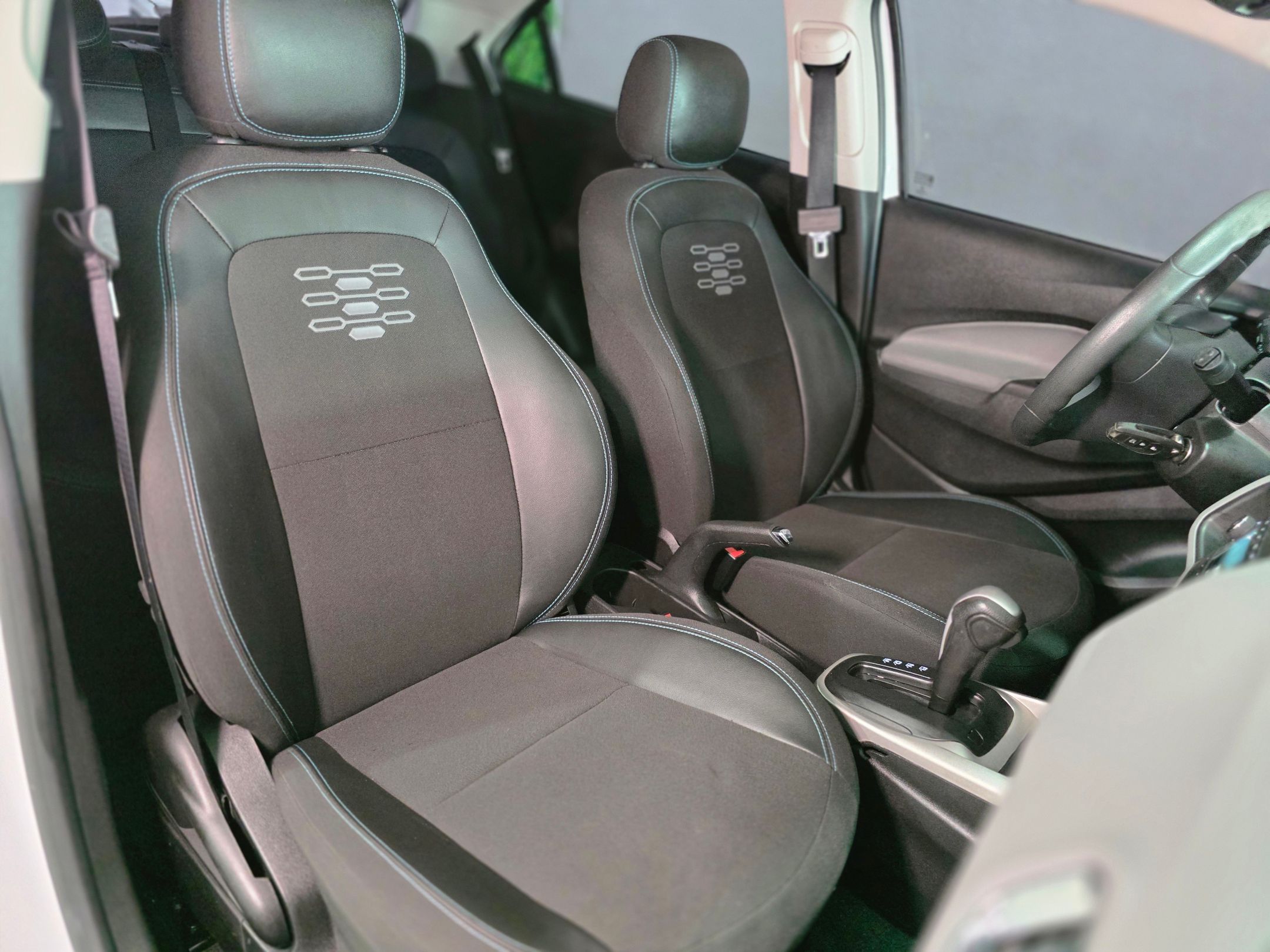 CHEVROLET ONIX 10
