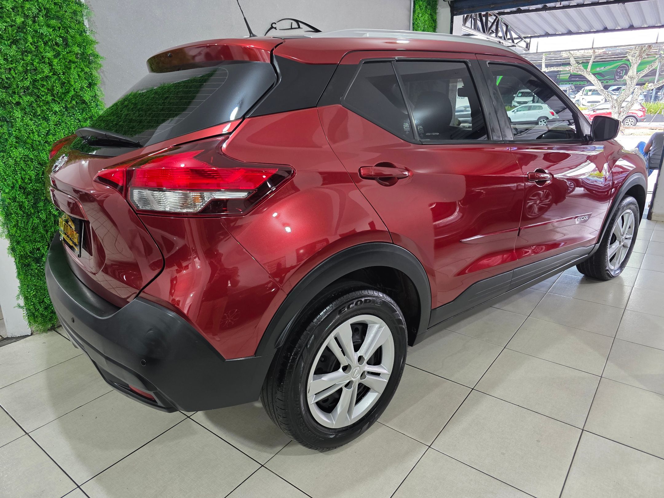 NISSAN KICKS 6