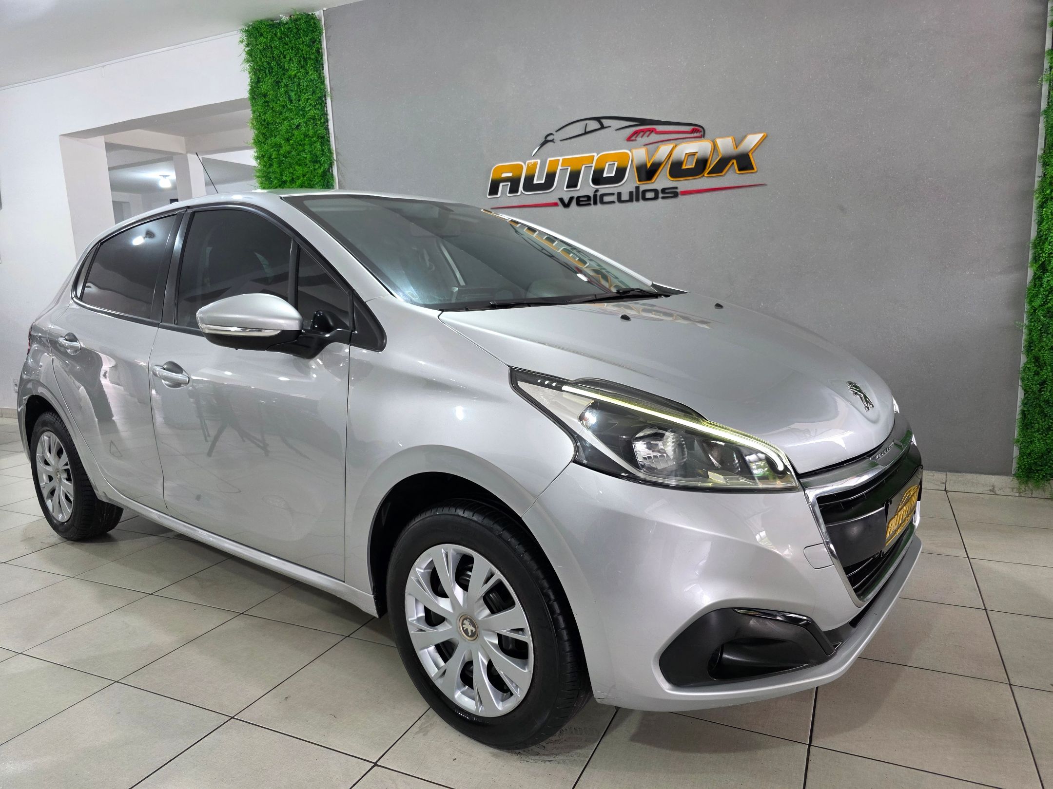 PEUGEOT 208 2018