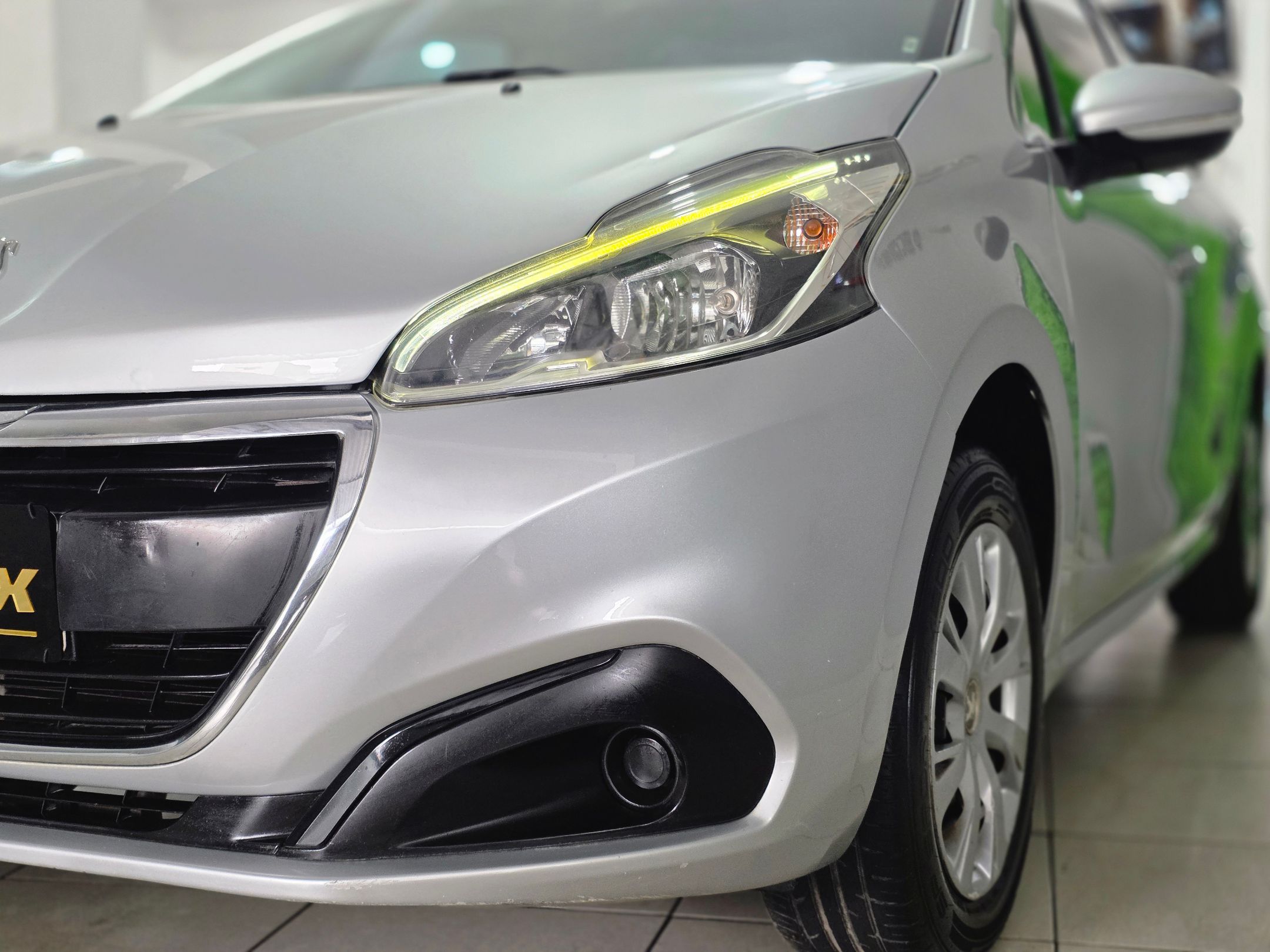 PEUGEOT 208 4