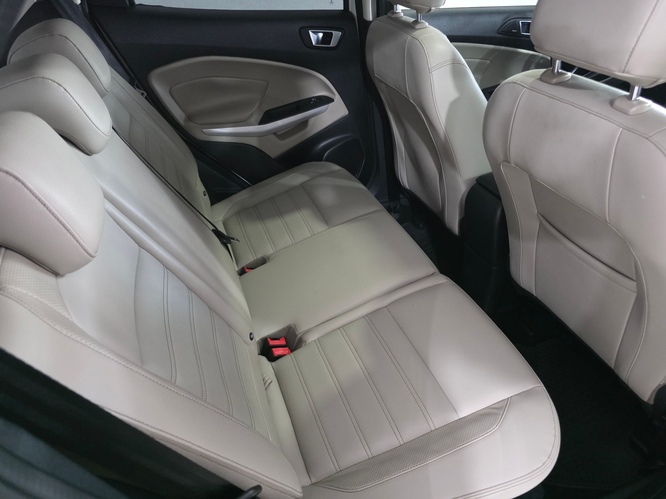 FORD ECOSPORT 16