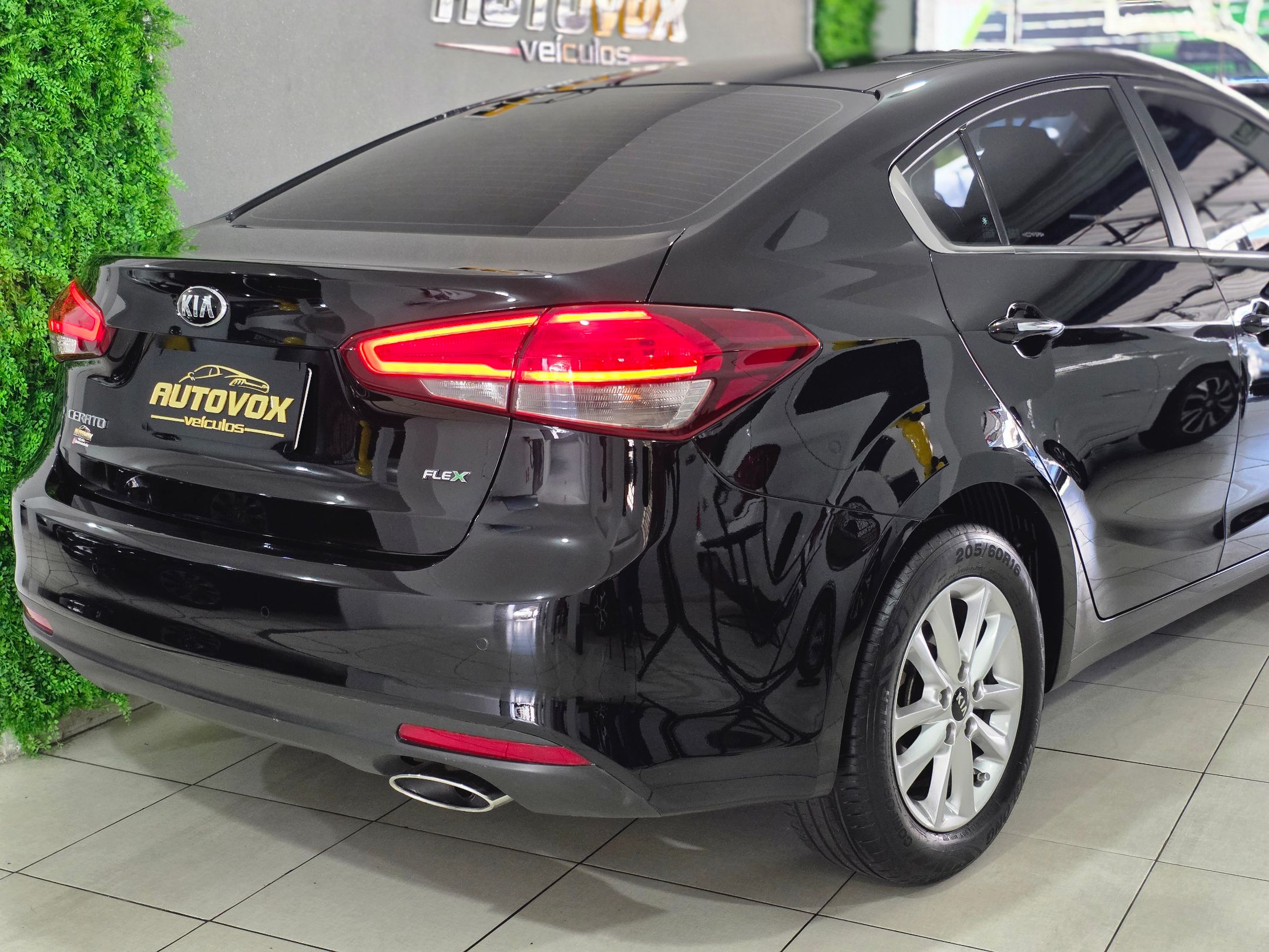 Kia Motors Cerato 8