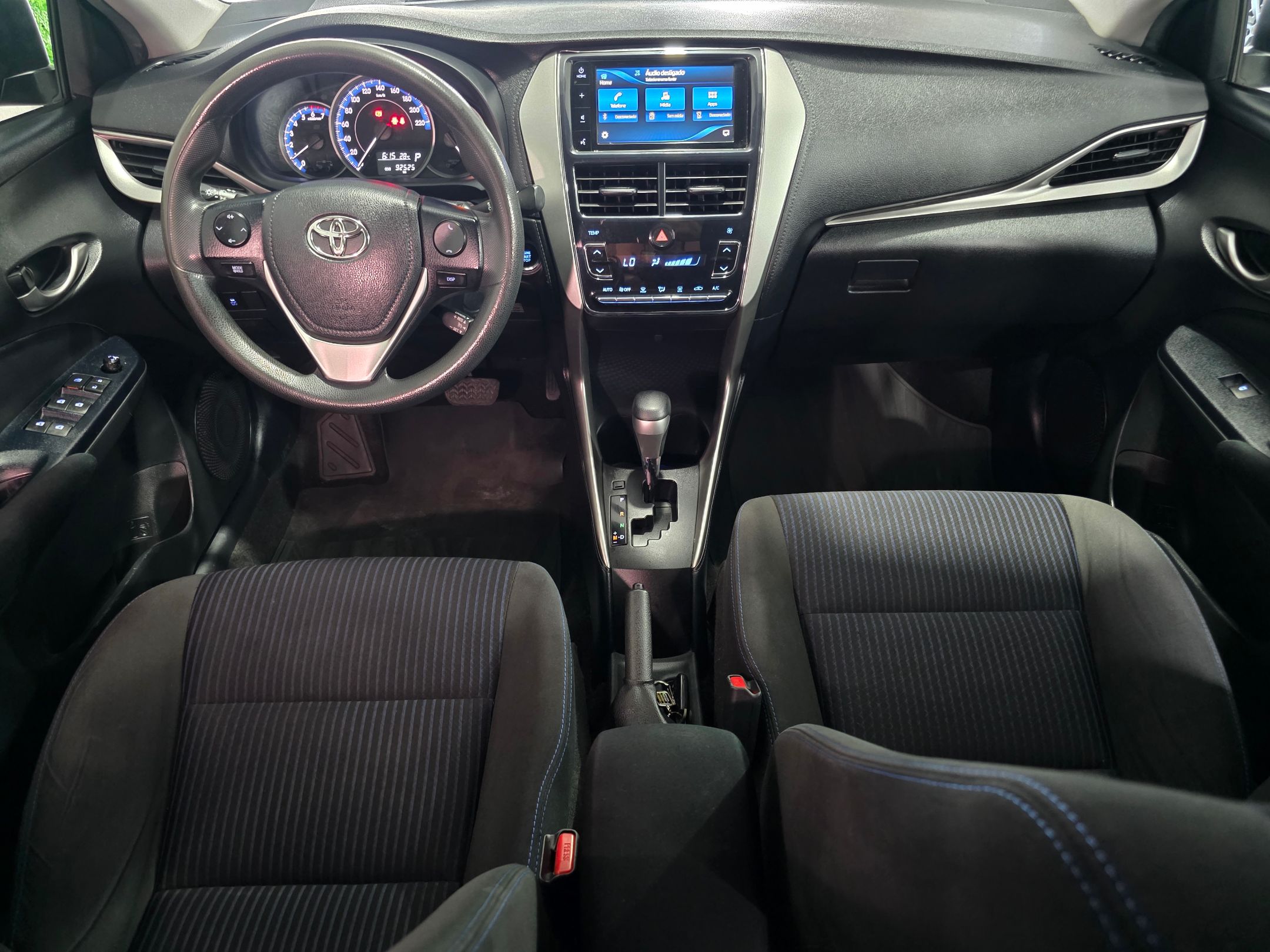 TOYOTA YARIS 9