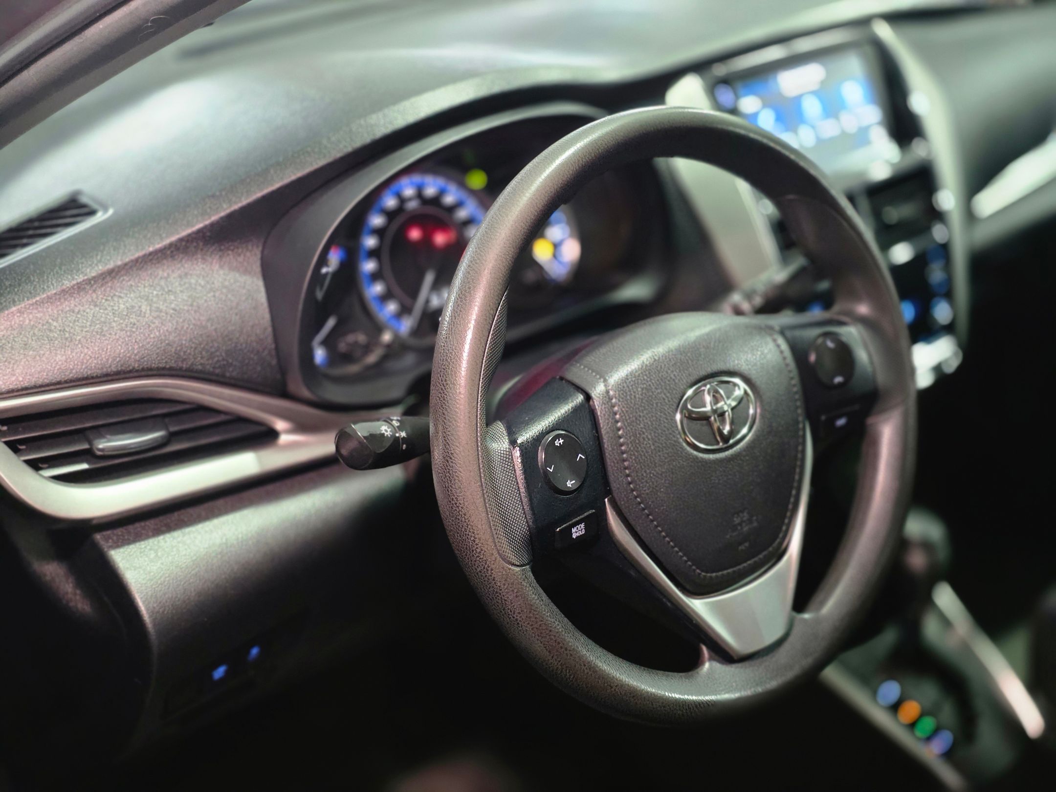 TOYOTA YARIS 10