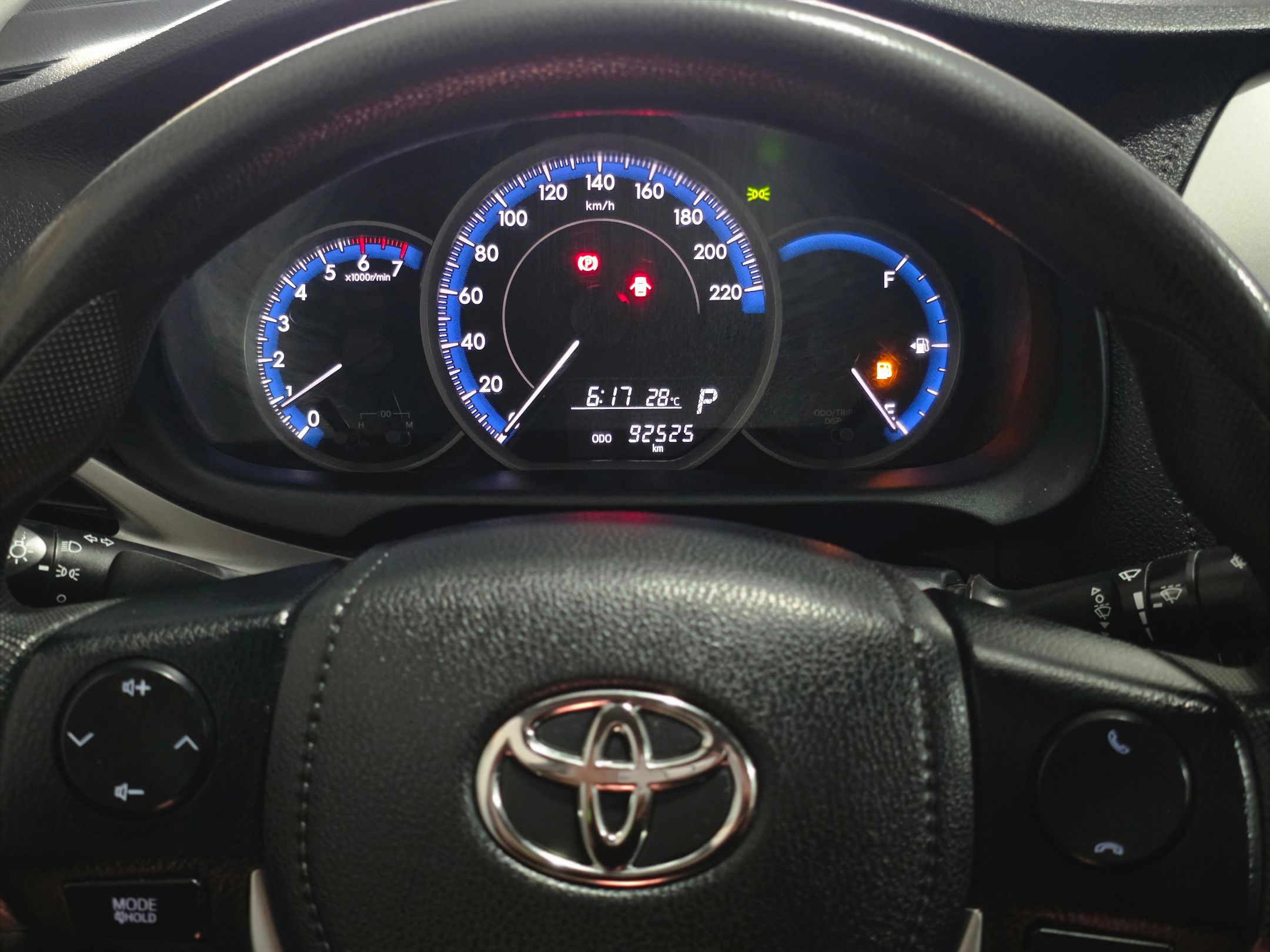 TOYOTA YARIS 11
