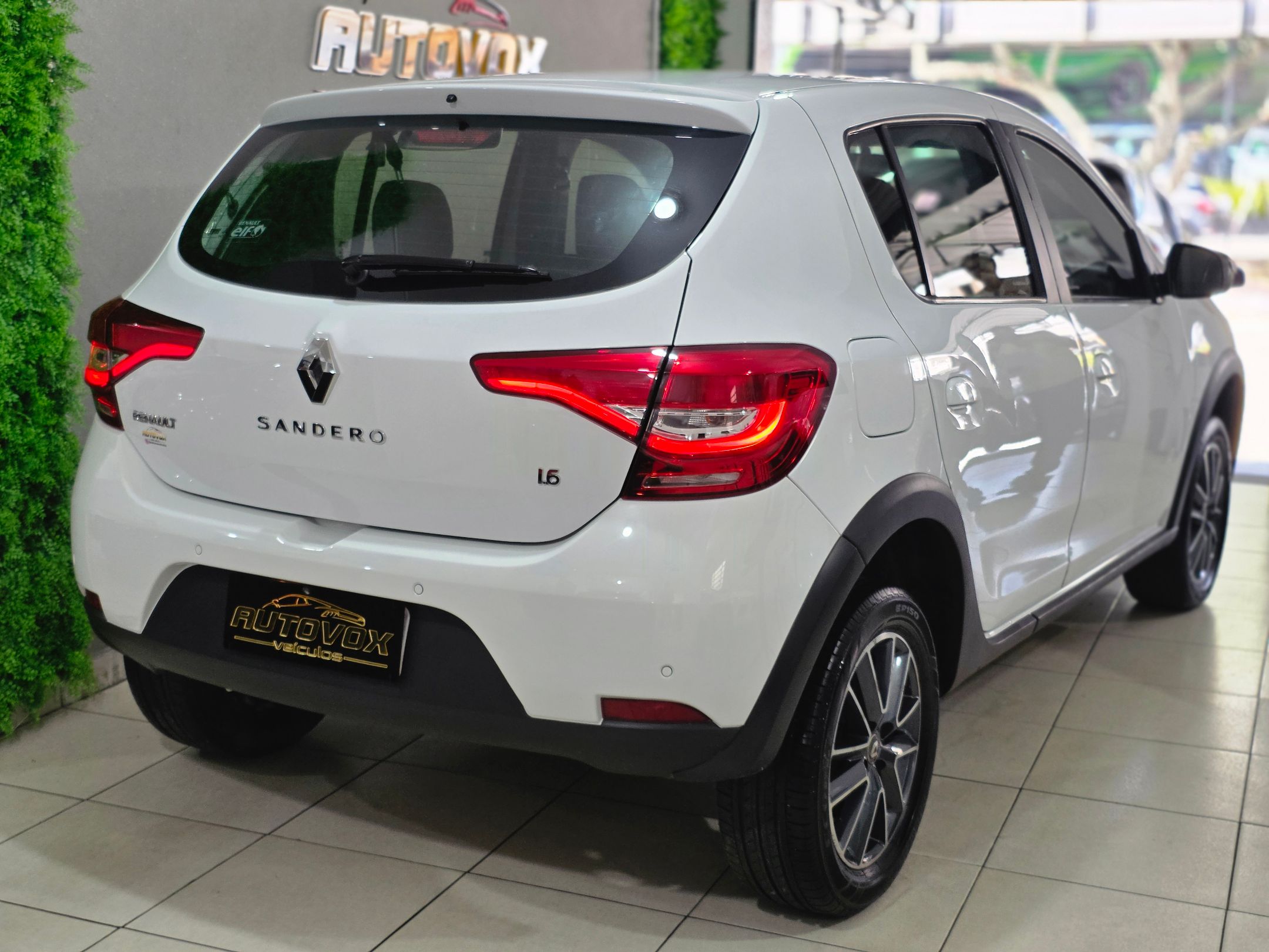 RENAULT SANDERO 6