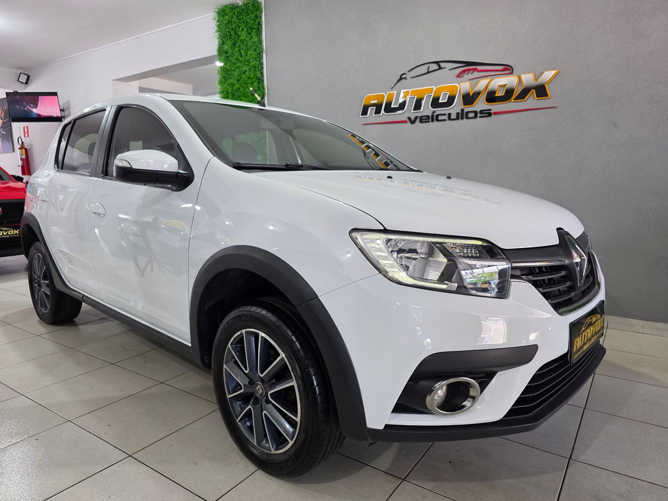 RENAULT SANDERO 2020