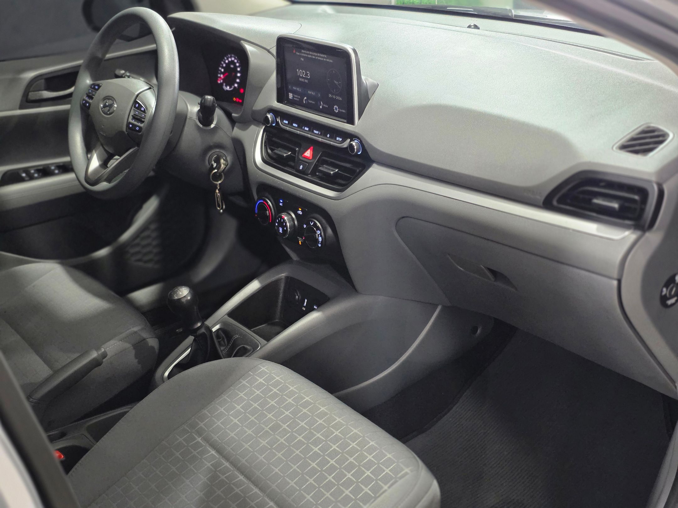 HYUNDAI HB20S 13