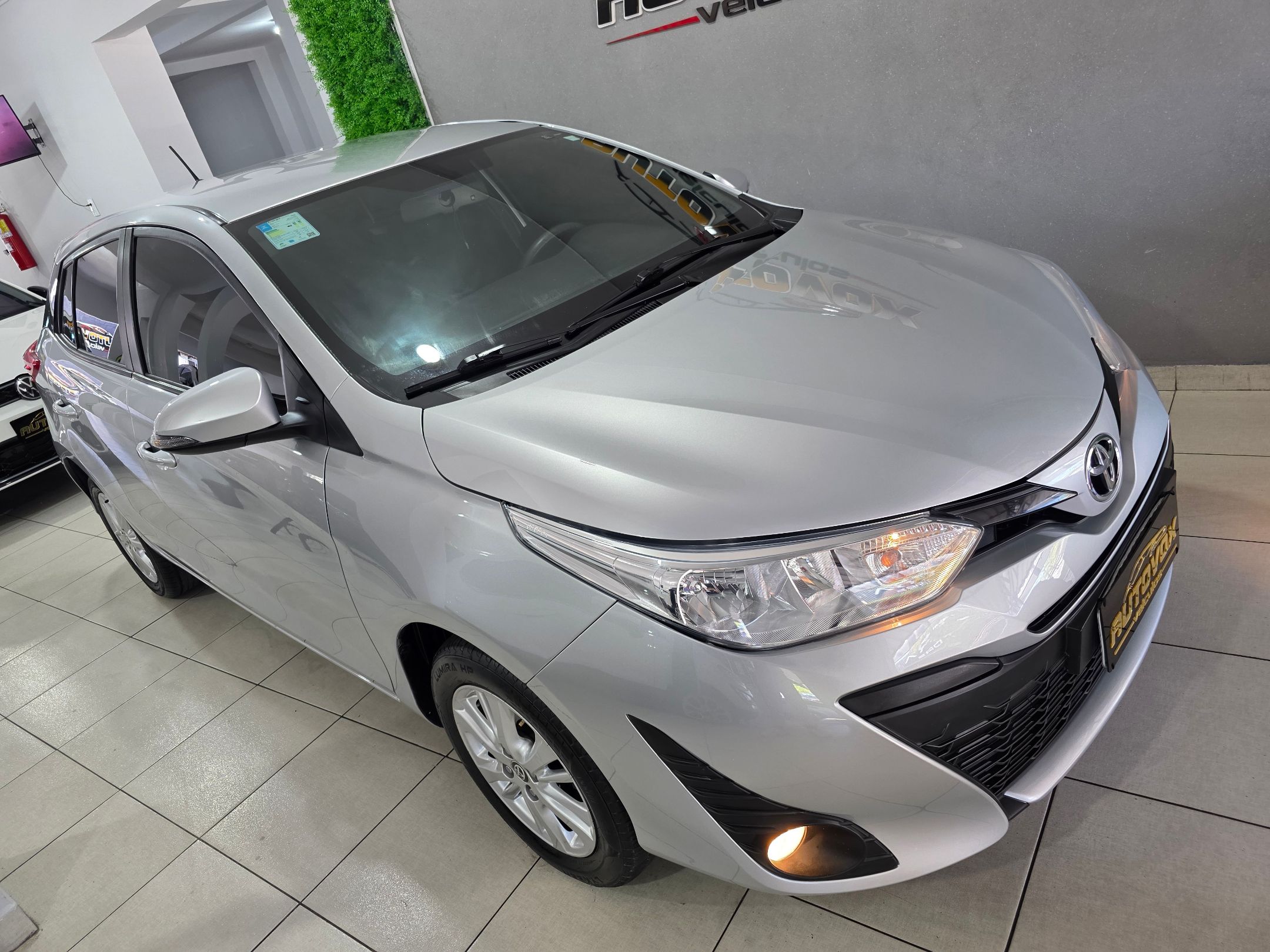 TOYOTA YARIS HATCH 2