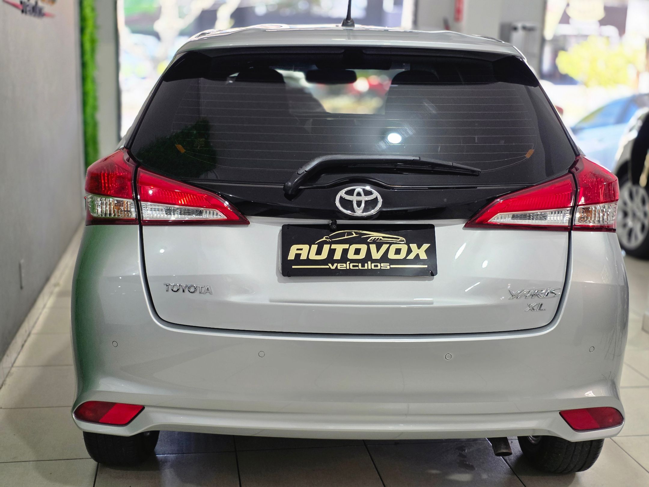 TOYOTA YARIS HATCH 7