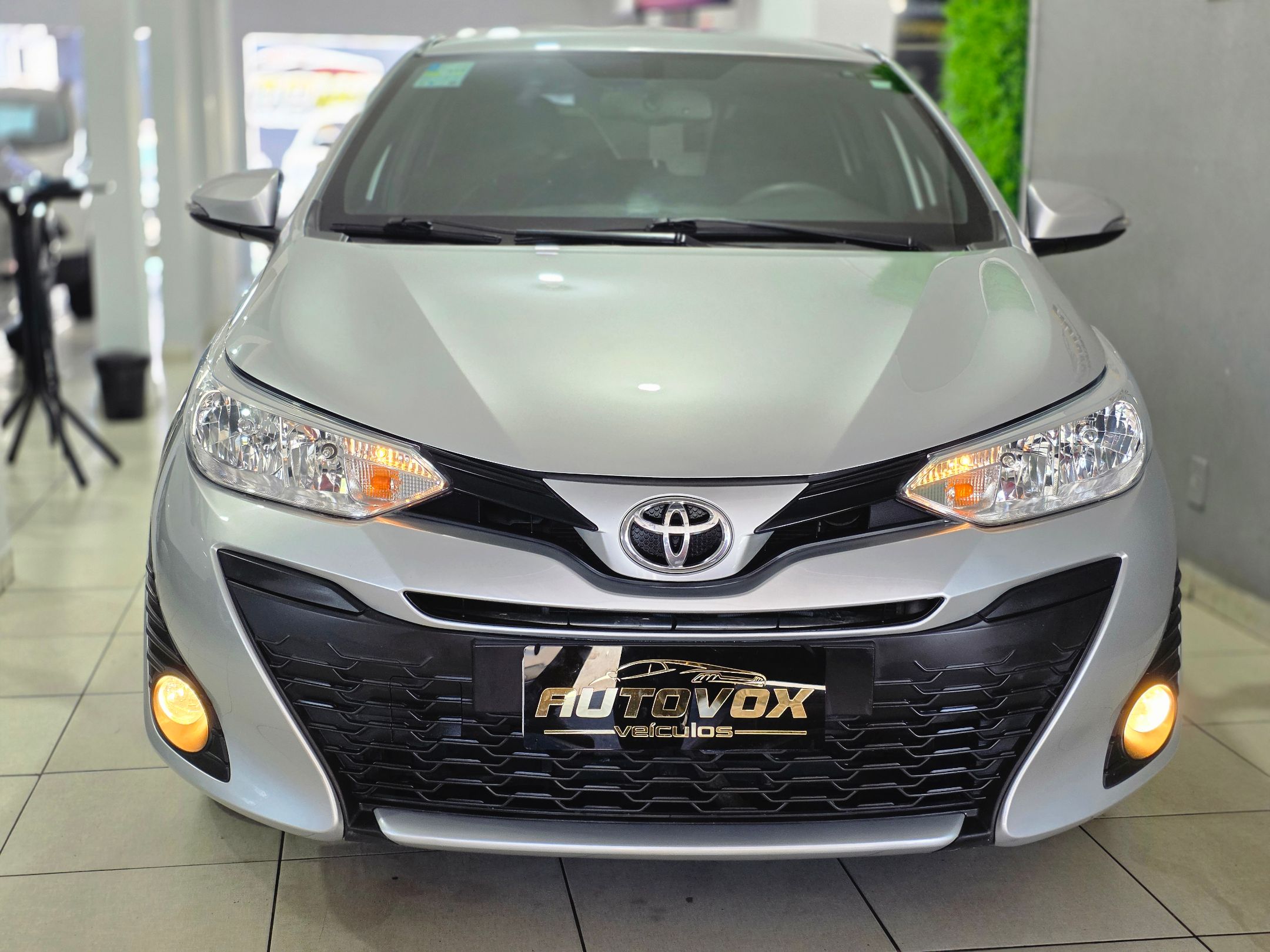 TOYOTA YARIS HATCH 4