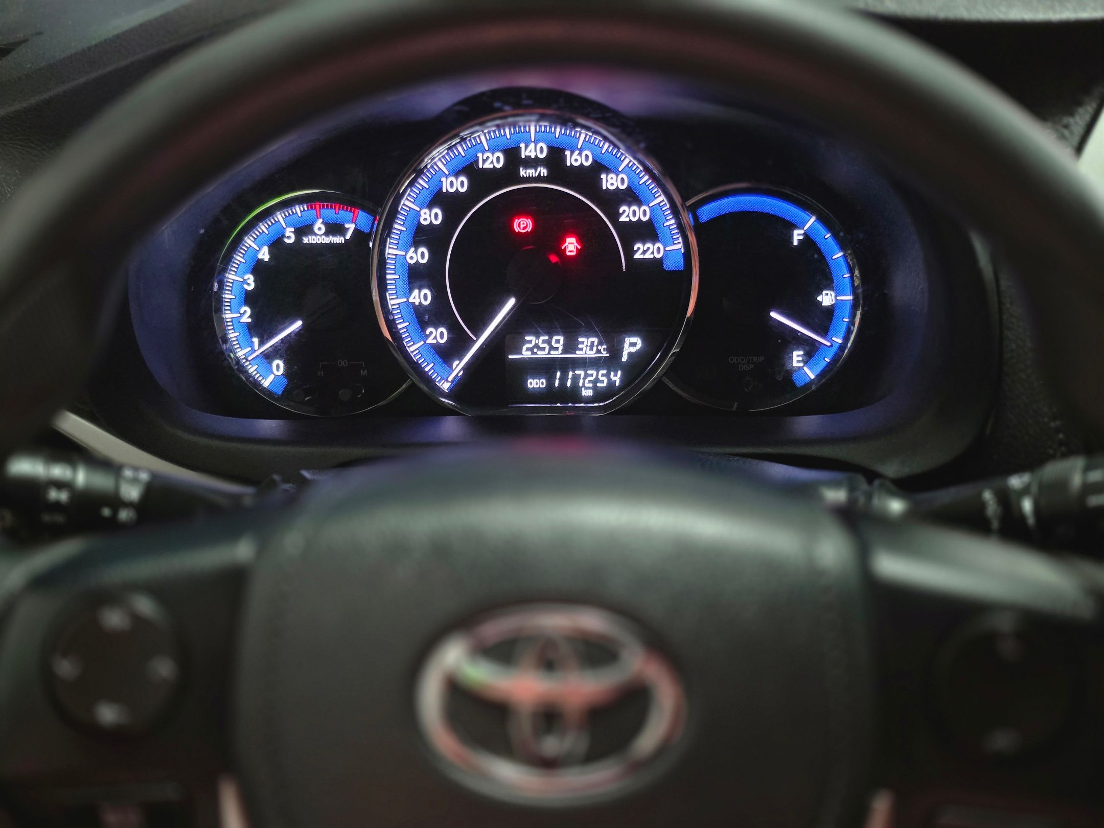 TOYOTA YARIS HATCH 13