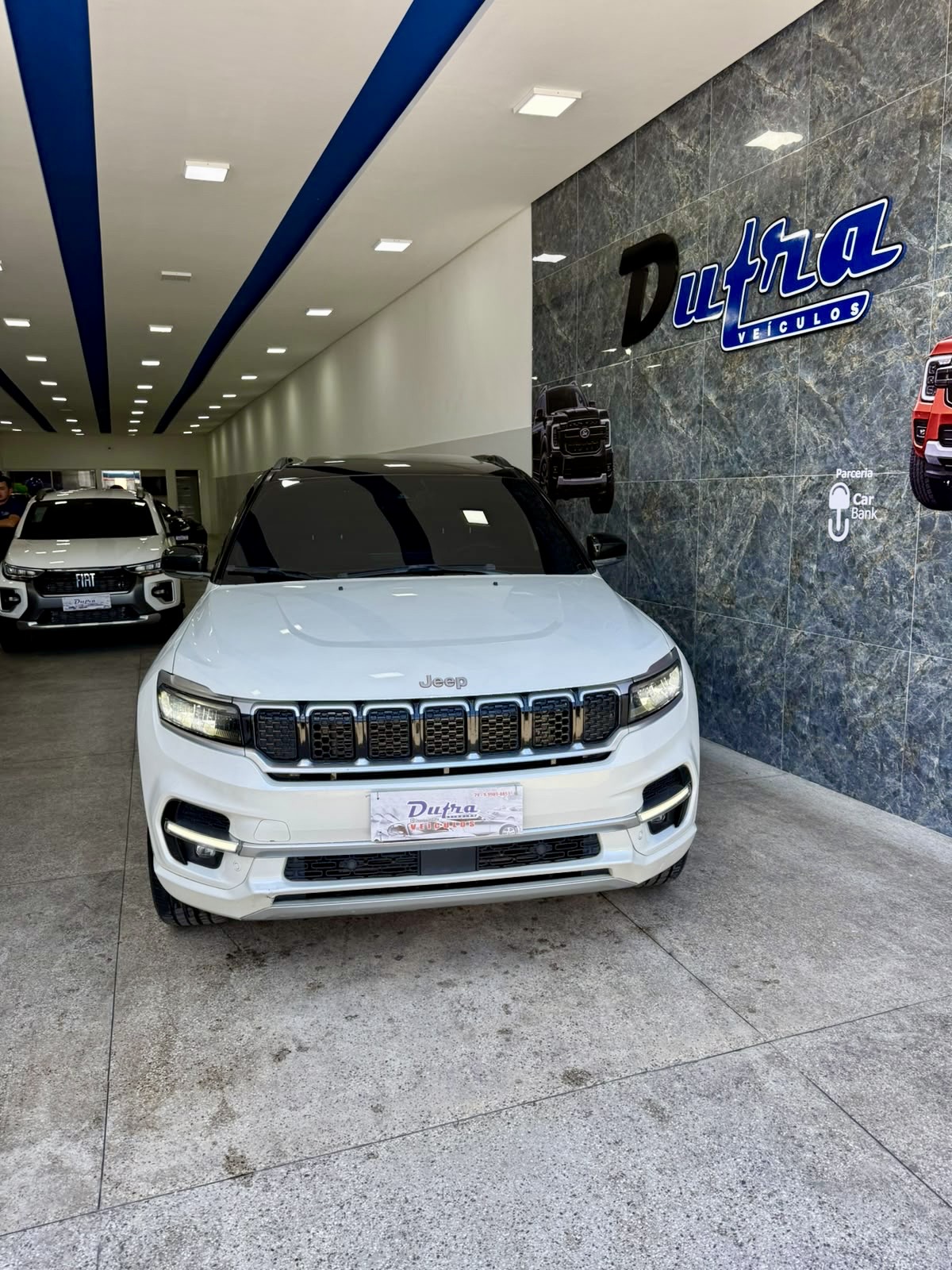 JEEP COMMANDER 2023