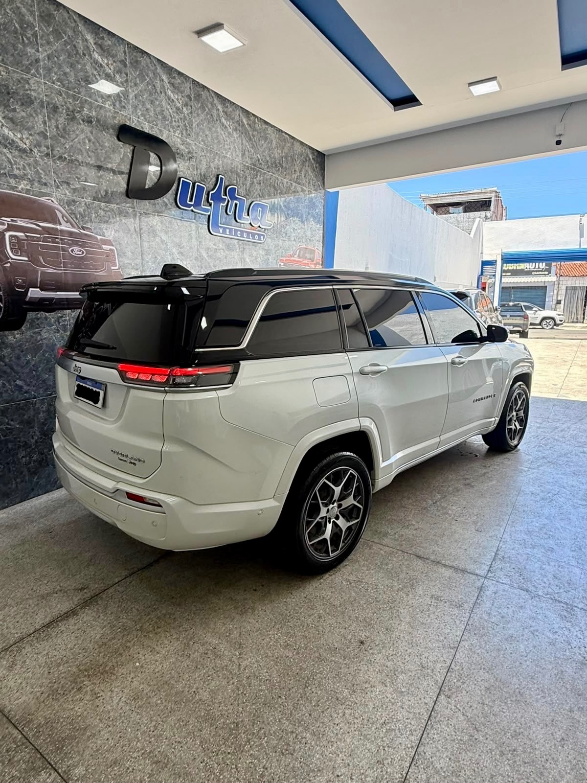 JEEP COMMANDER 9