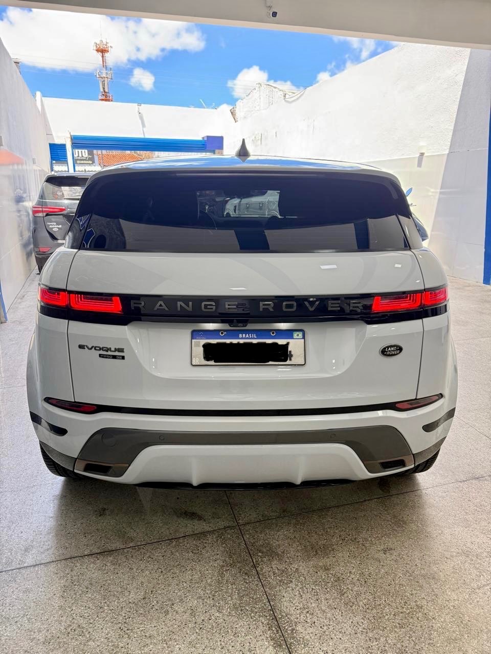 LAND ROVER LR 8