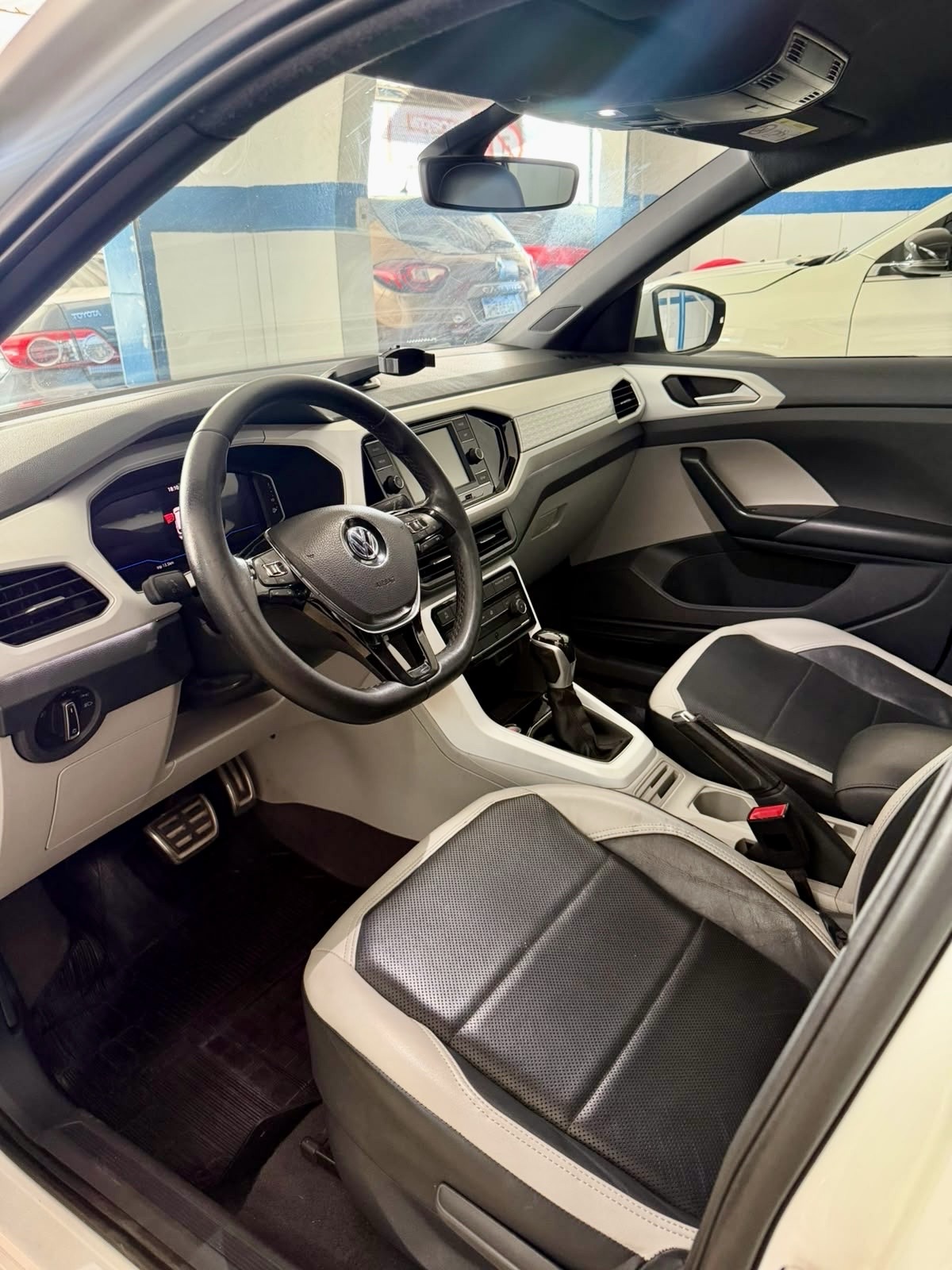 VW - VolksWagen T-Cross 3