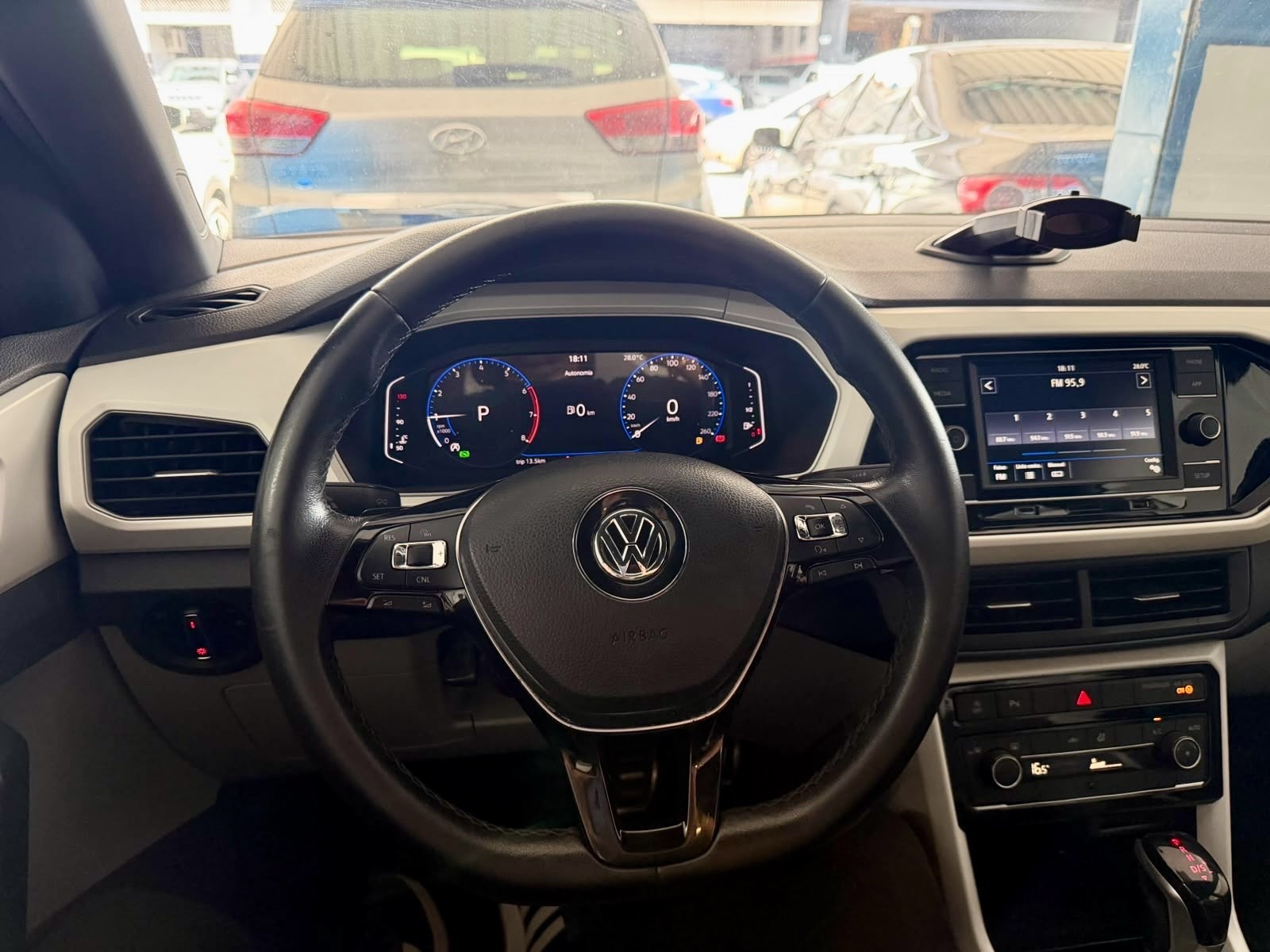 VW - VolksWagen T-Cross 4