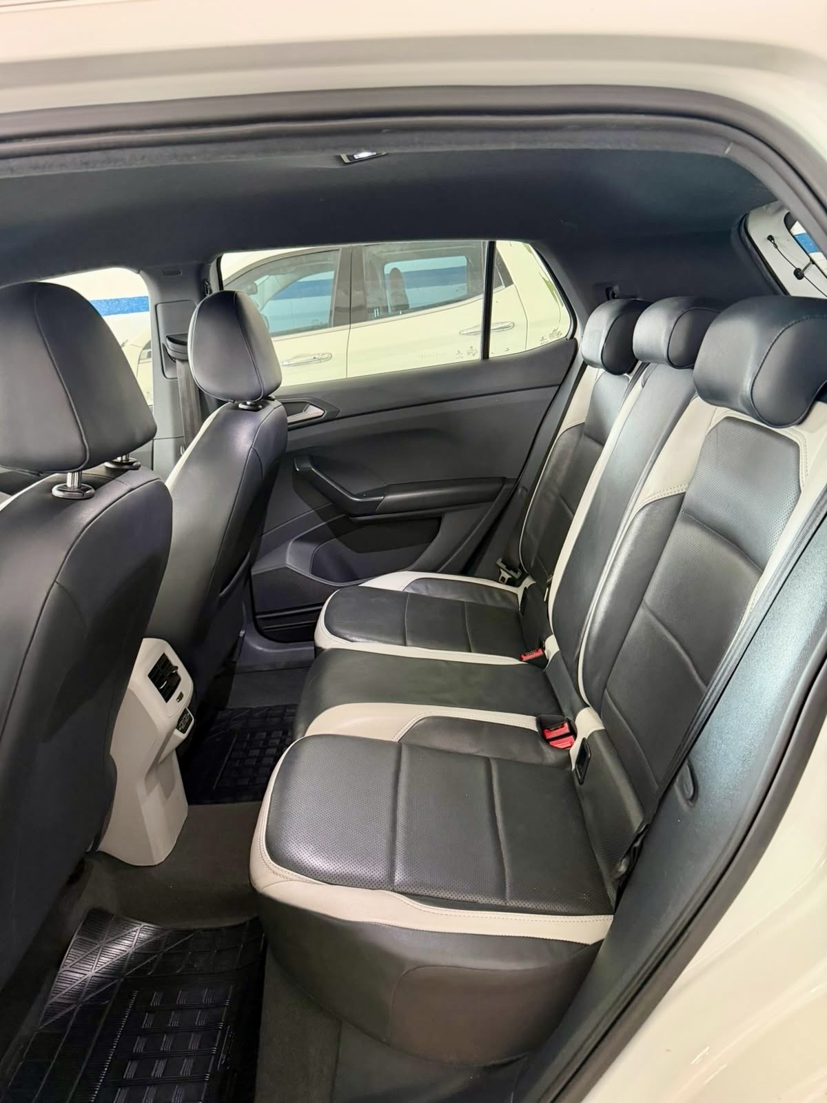 VW - VolksWagen T-Cross 7