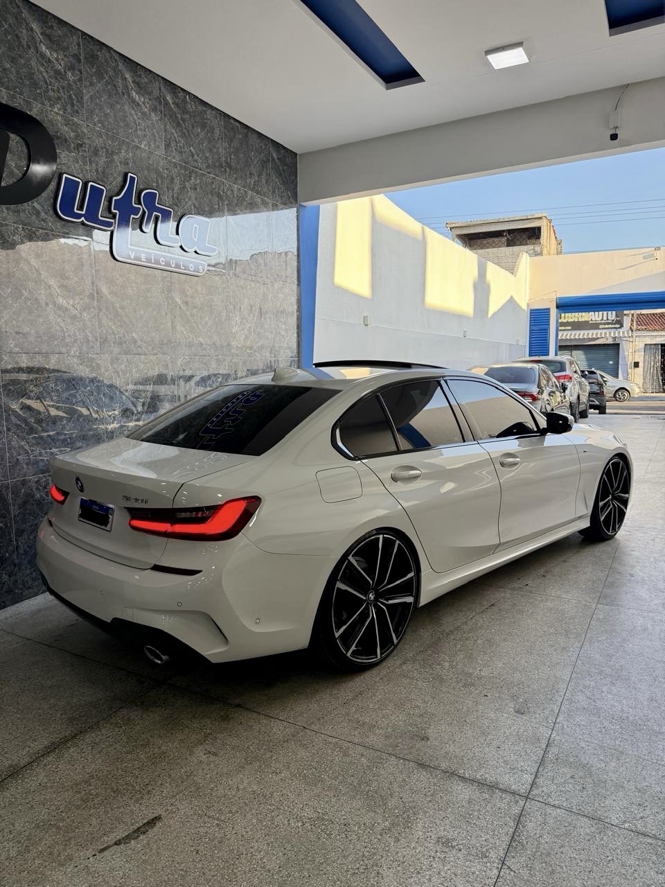 BMW 320iA 2