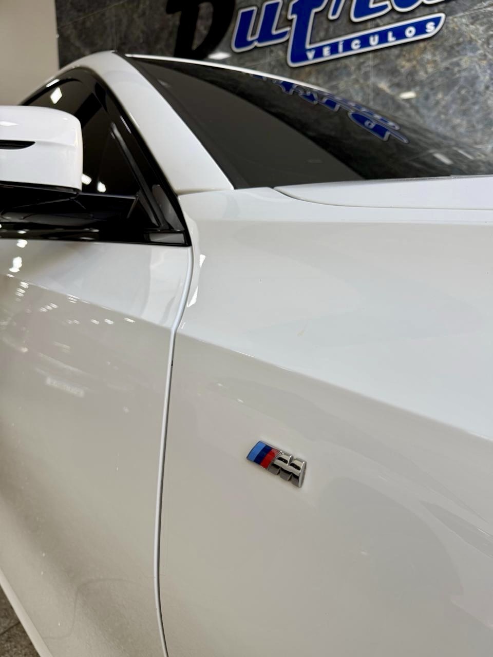 BMW 320iA 4