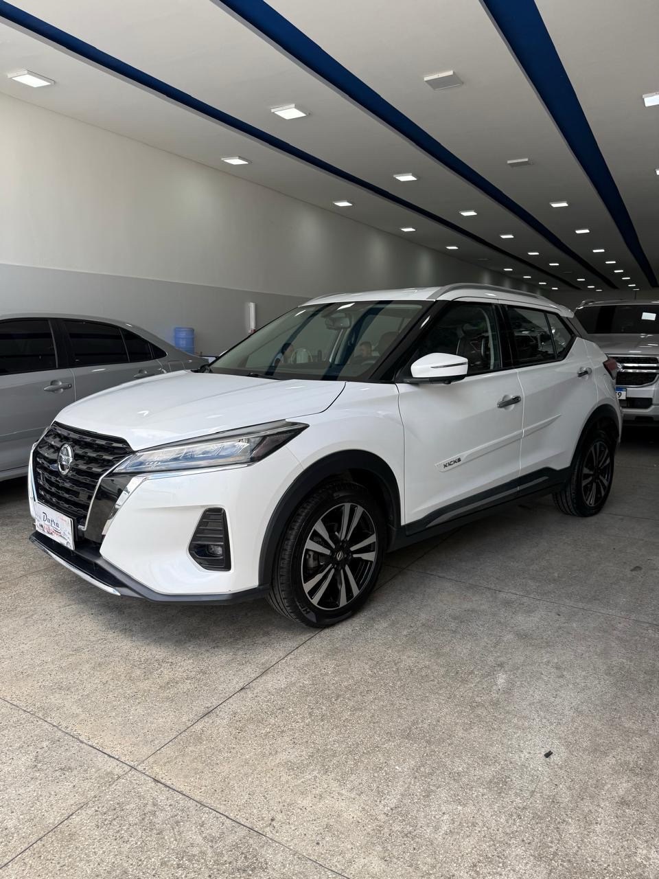 NISSAN KICKS 4