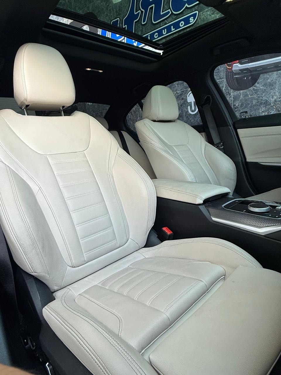 BMW 320i 2