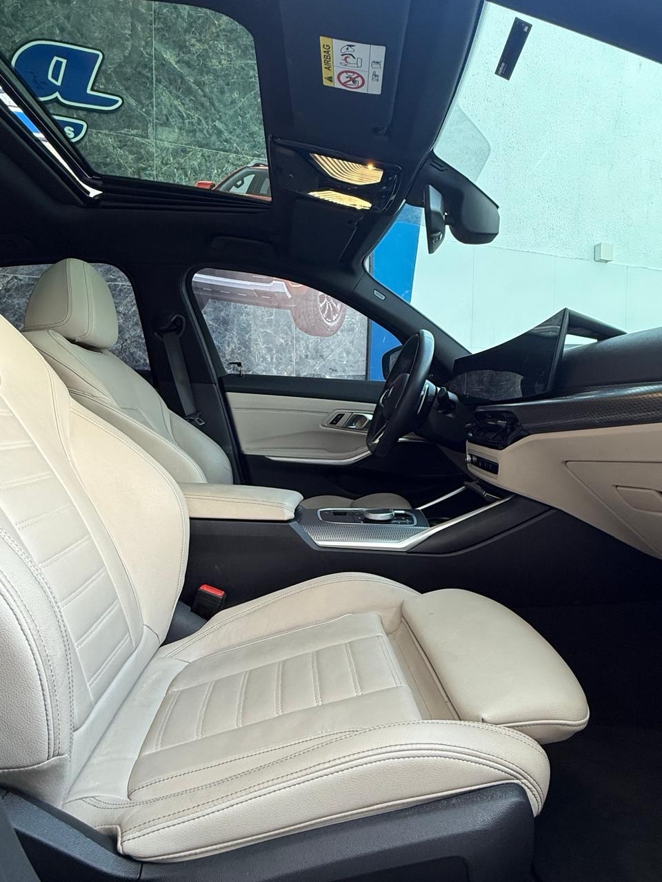 BMW 320i 5